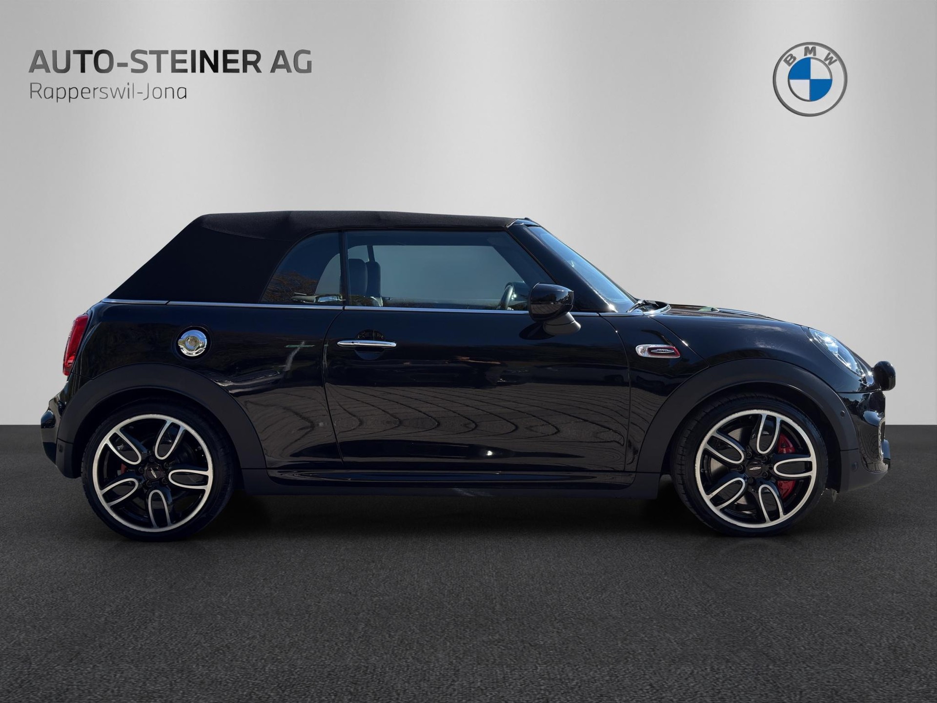 MINI John Cooper Works Cabriolet Steptronic-image-5