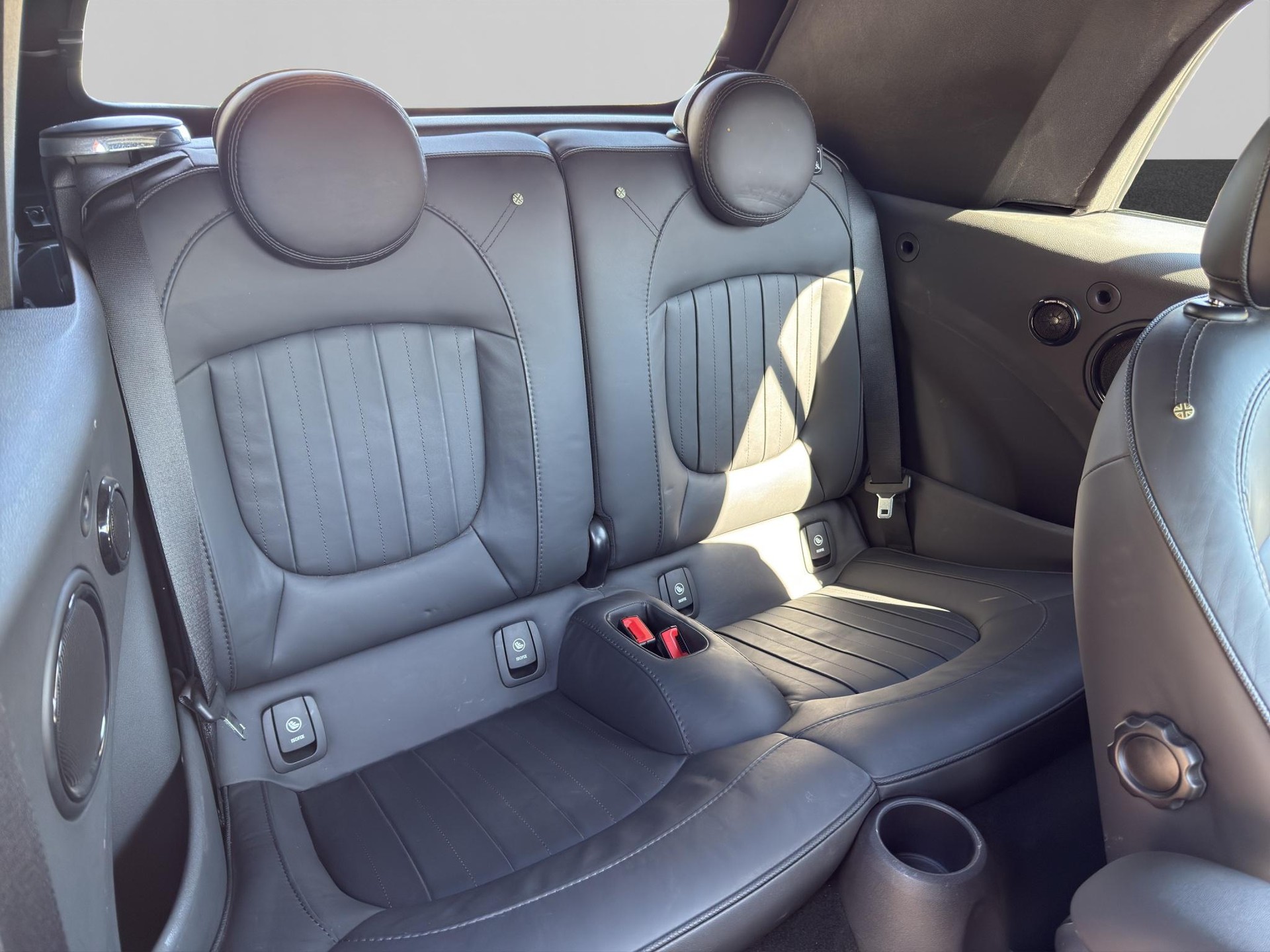 MINI John Cooper Works Cabriolet Steptronic-image-16