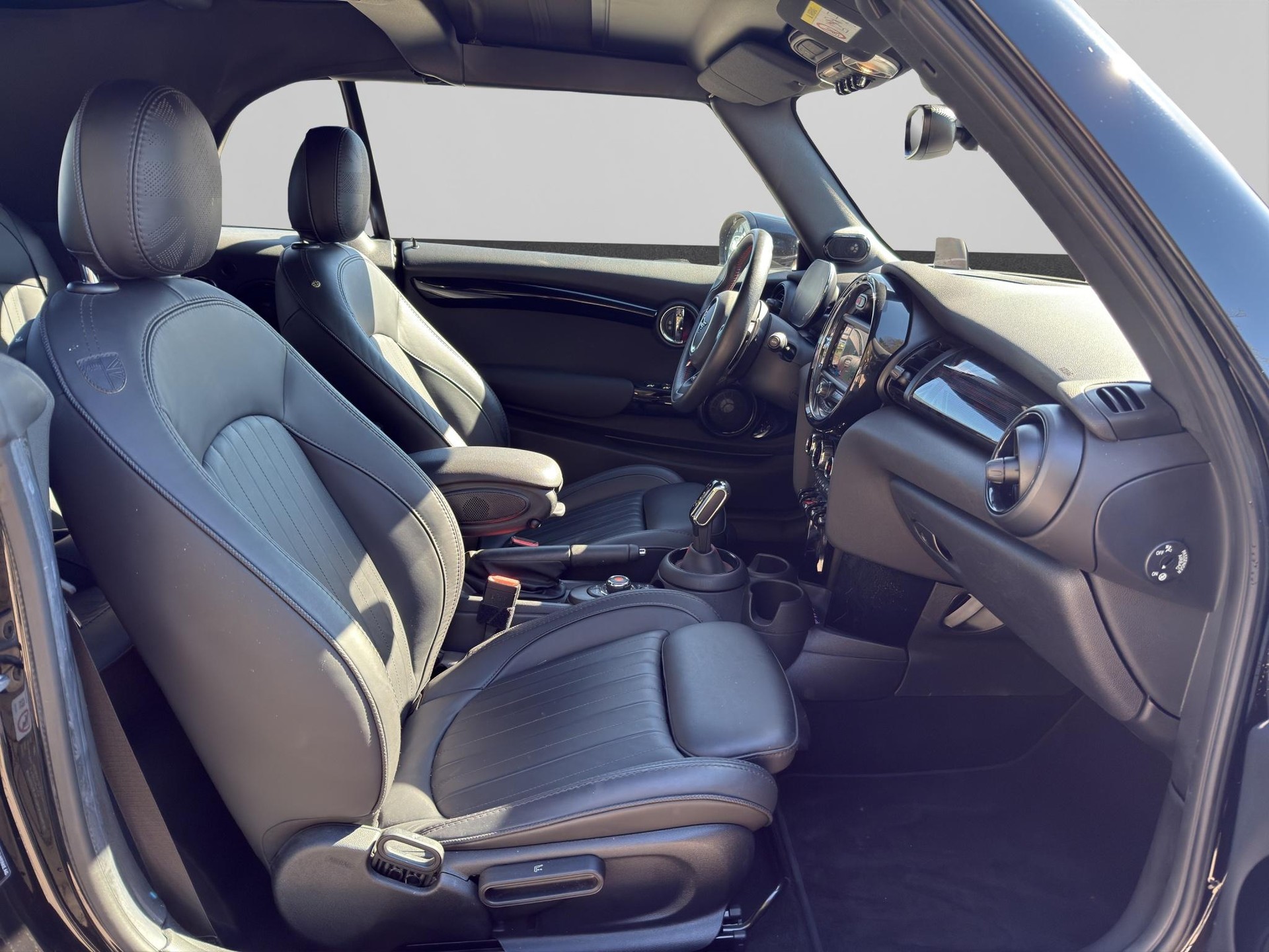 MINI John Cooper Works Cabriolet Steptronic-image-14