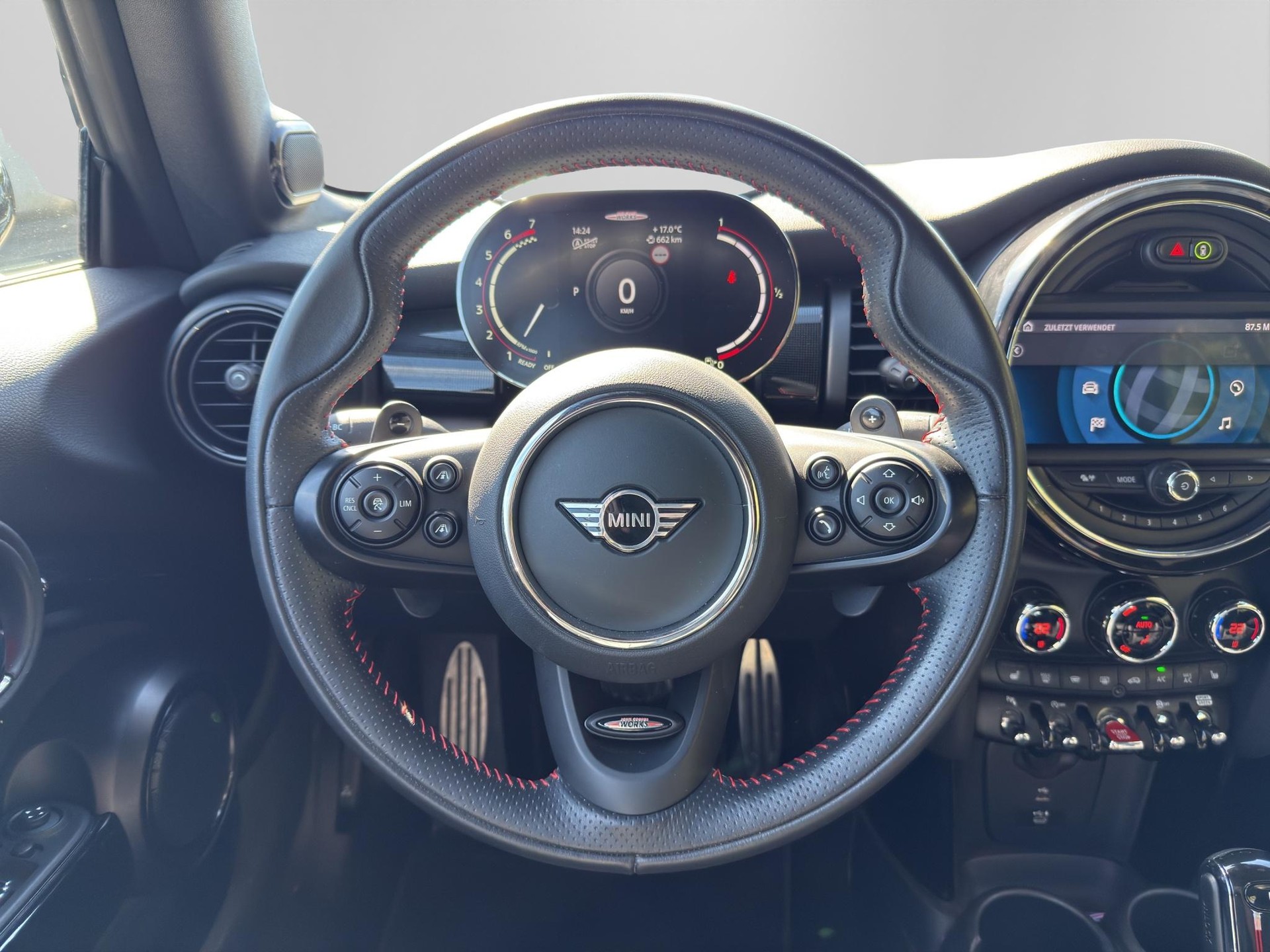 MINI John Cooper Works Cabriolet Steptronic-image-11
