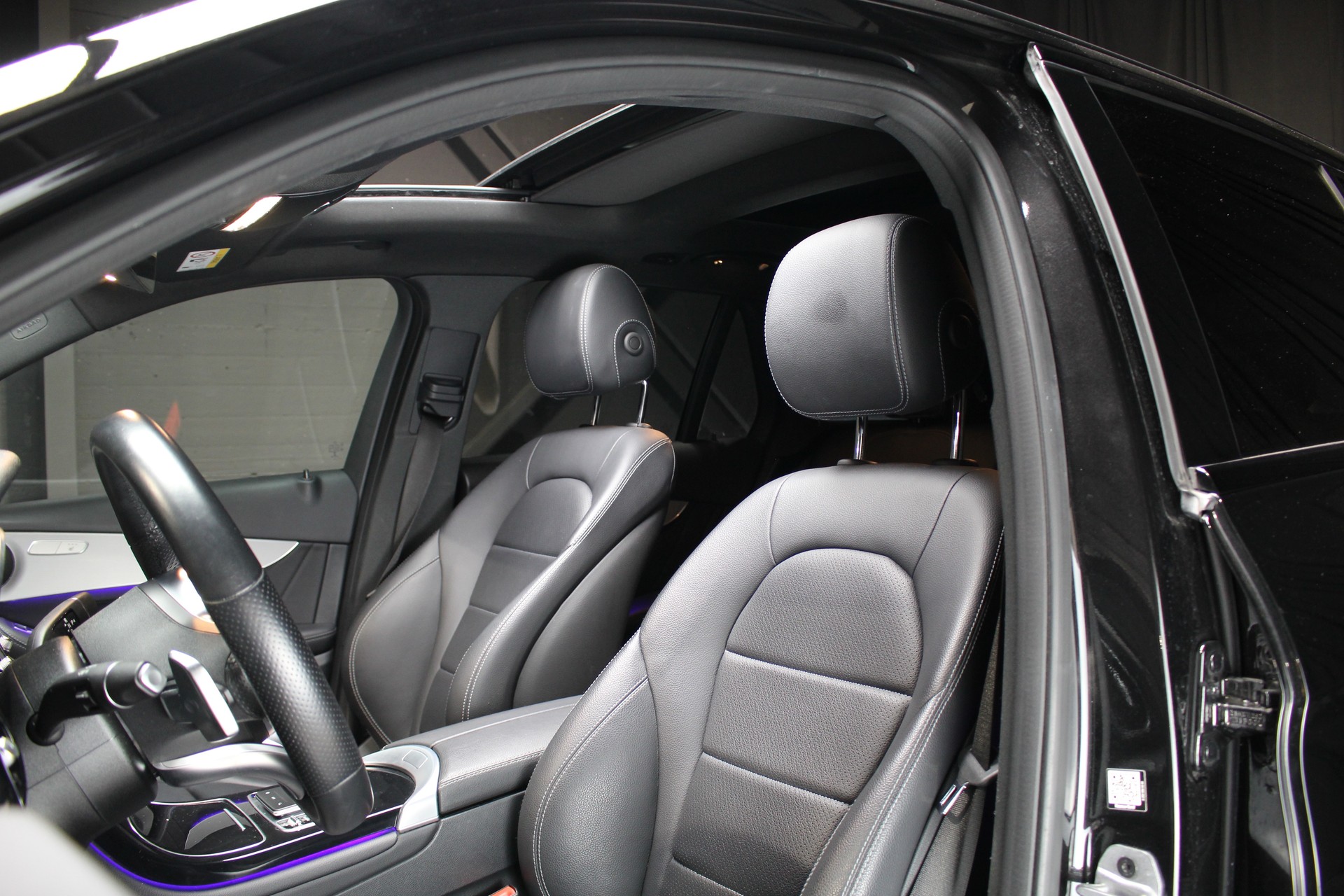MERCEDES-BENZ GLC 220 d AMG Line 4Matic 9G-Tronic-image-2