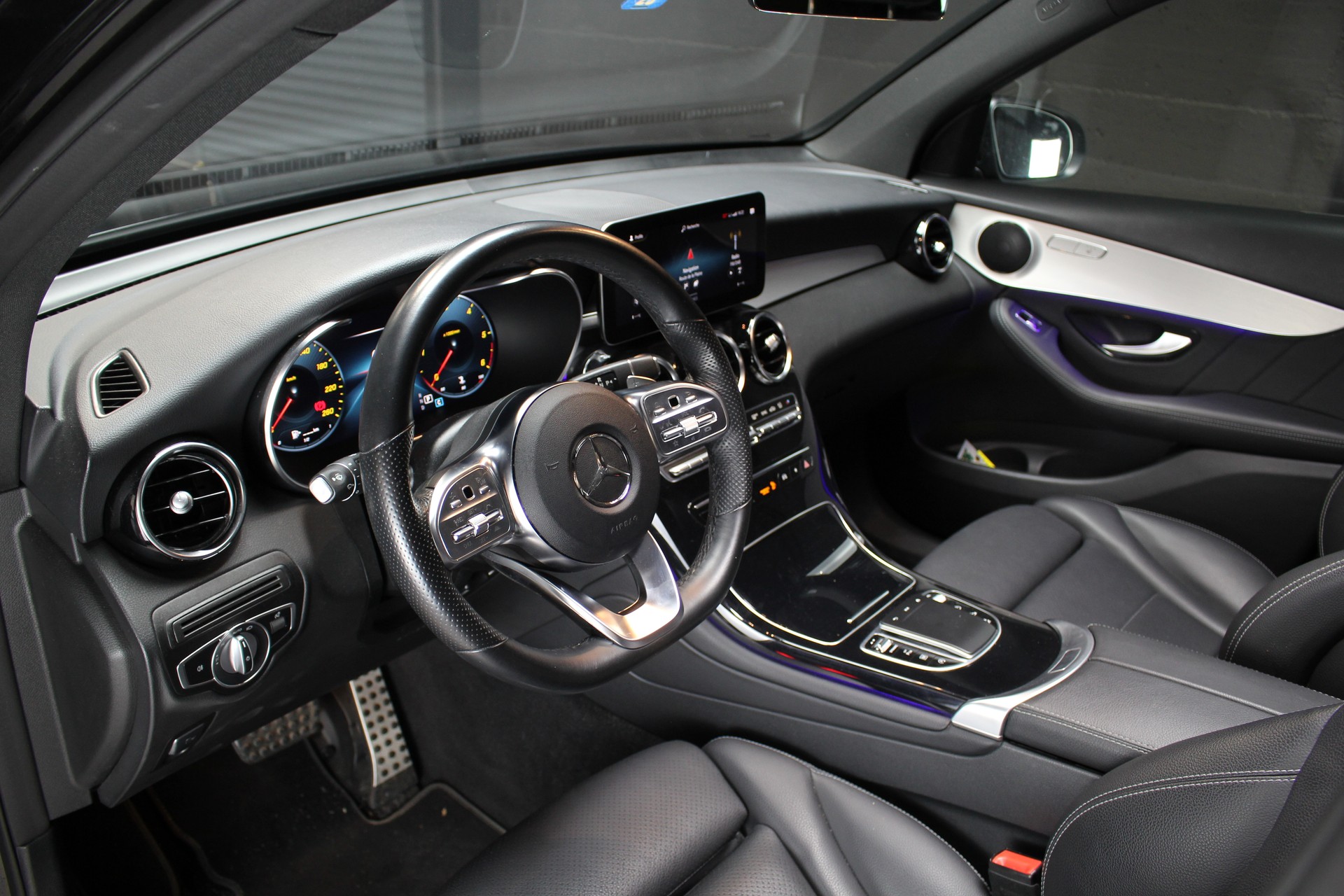 MERCEDES-BENZ GLC 220 d AMG Line 4Matic 9G-Tronic-image-1