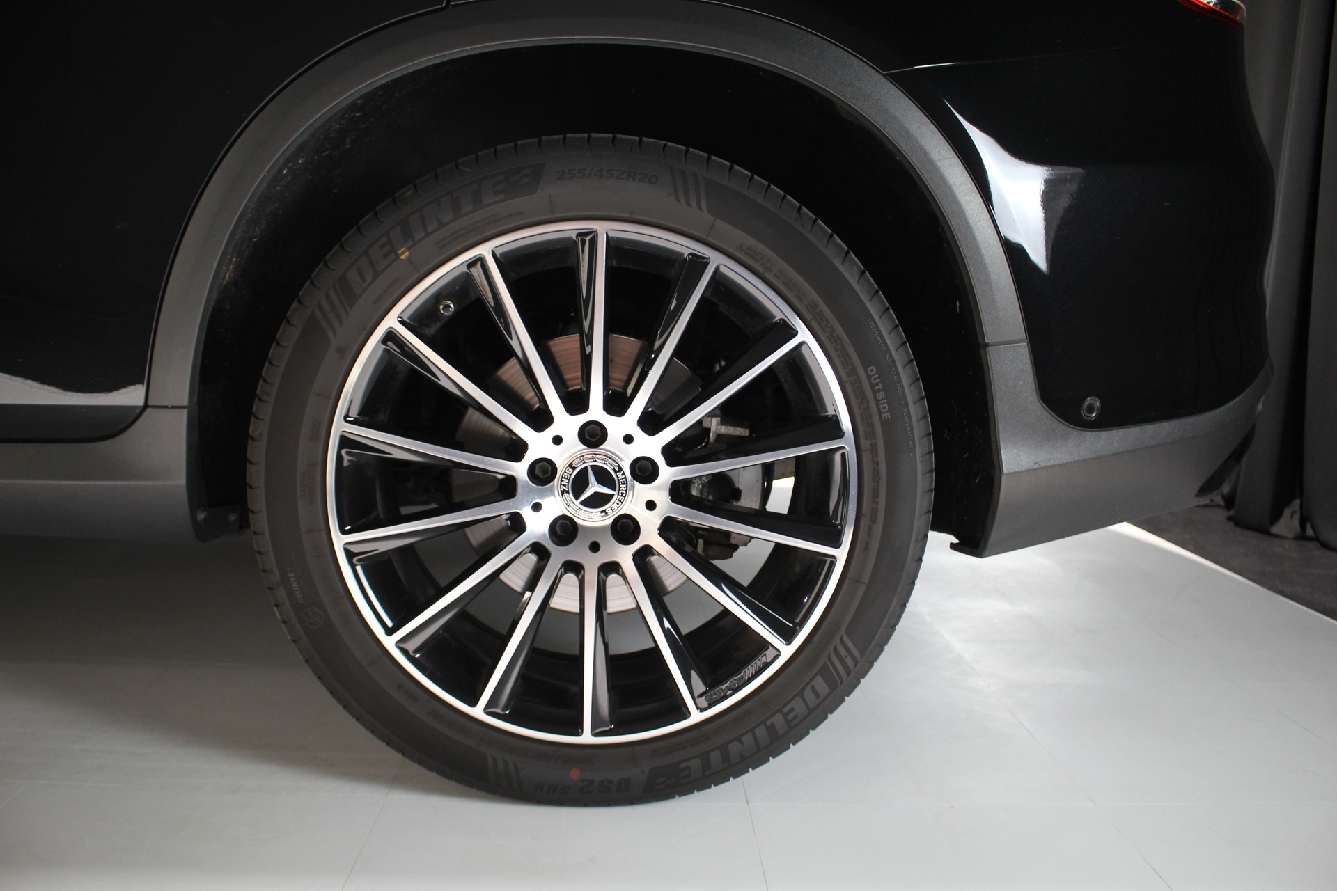 MERCEDES-BENZ GLC 220 d AMG Line 4Matic 9G-Tronic-image-12