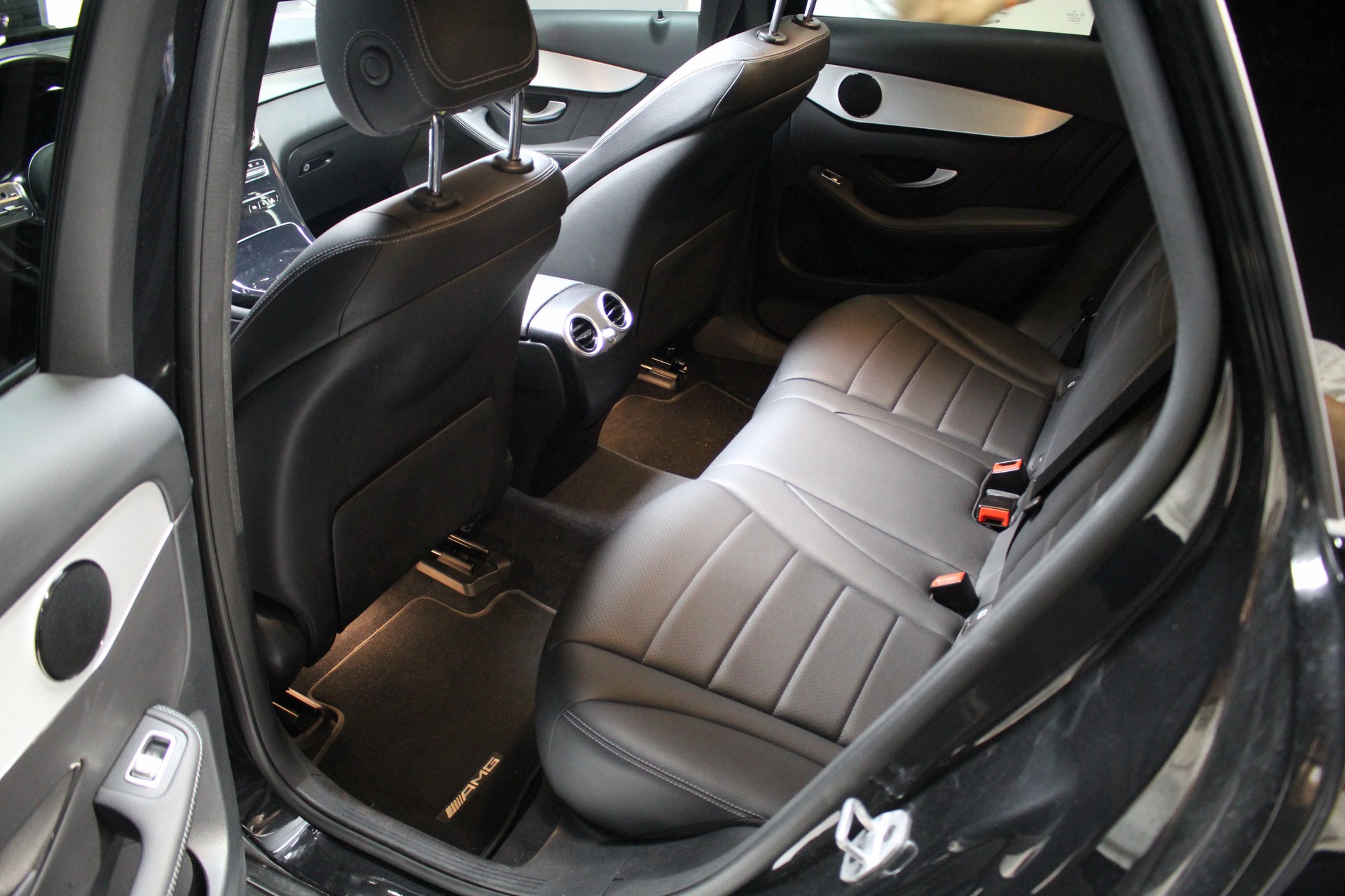 MERCEDES-BENZ GLC 220 d AMG Line 4Matic 9G-Tronic-image-9