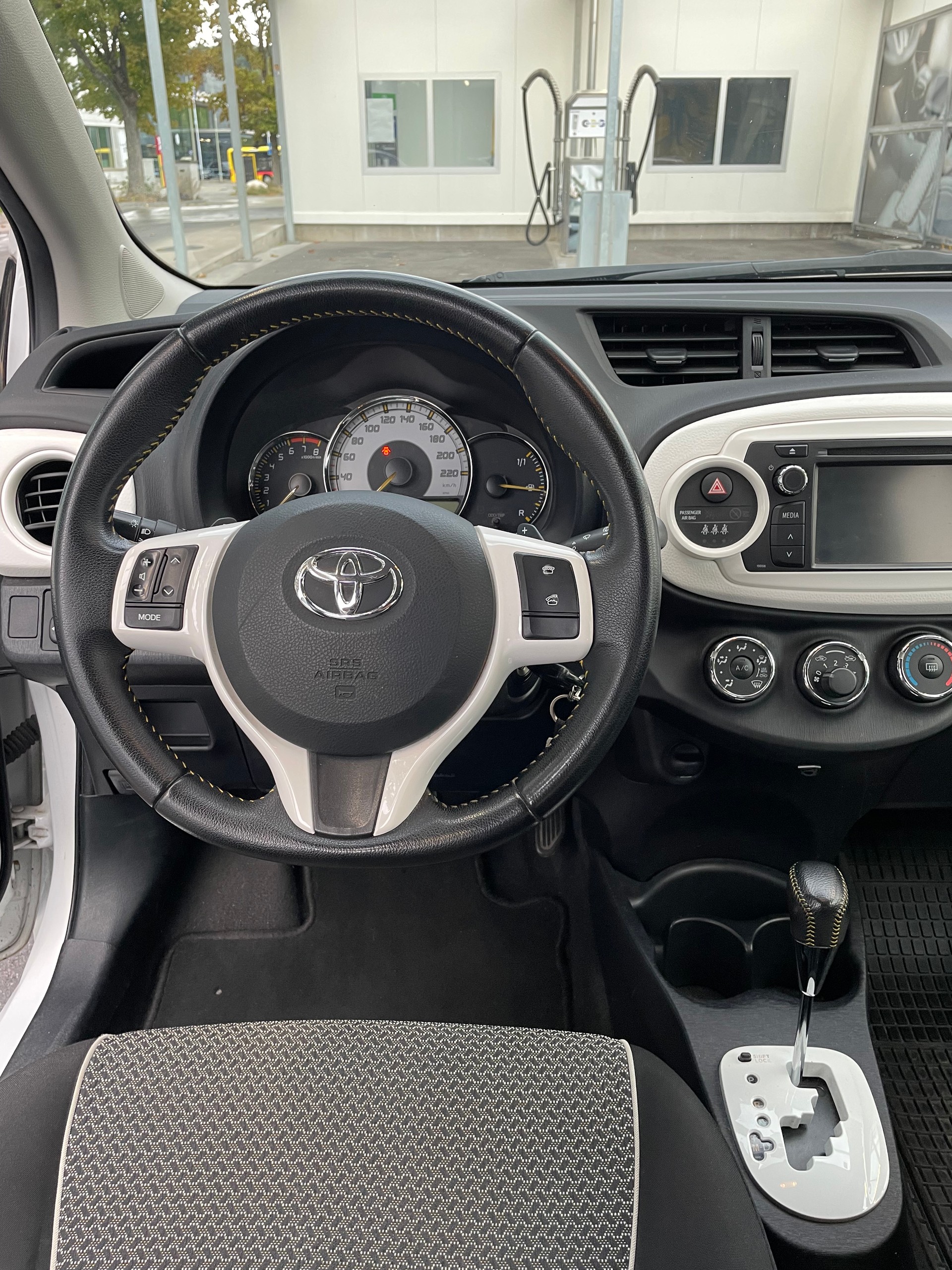TOYOTA 1.33 VVT-i Style MdS-image-3