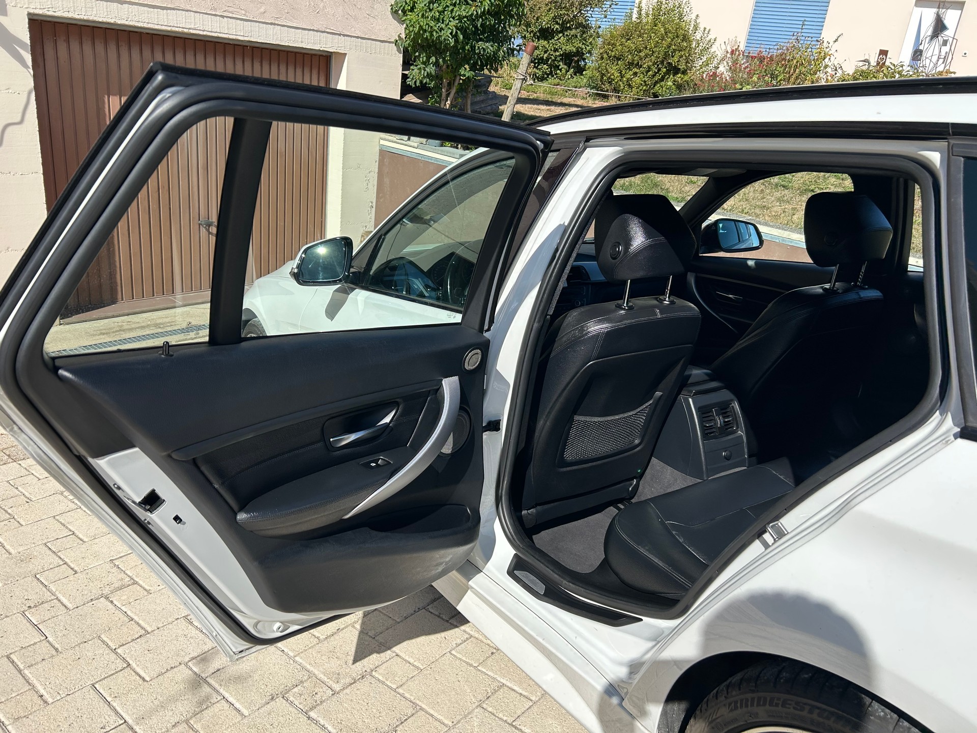 BMW 335i xDrive Touring M Sport F31 (Break)-image-2