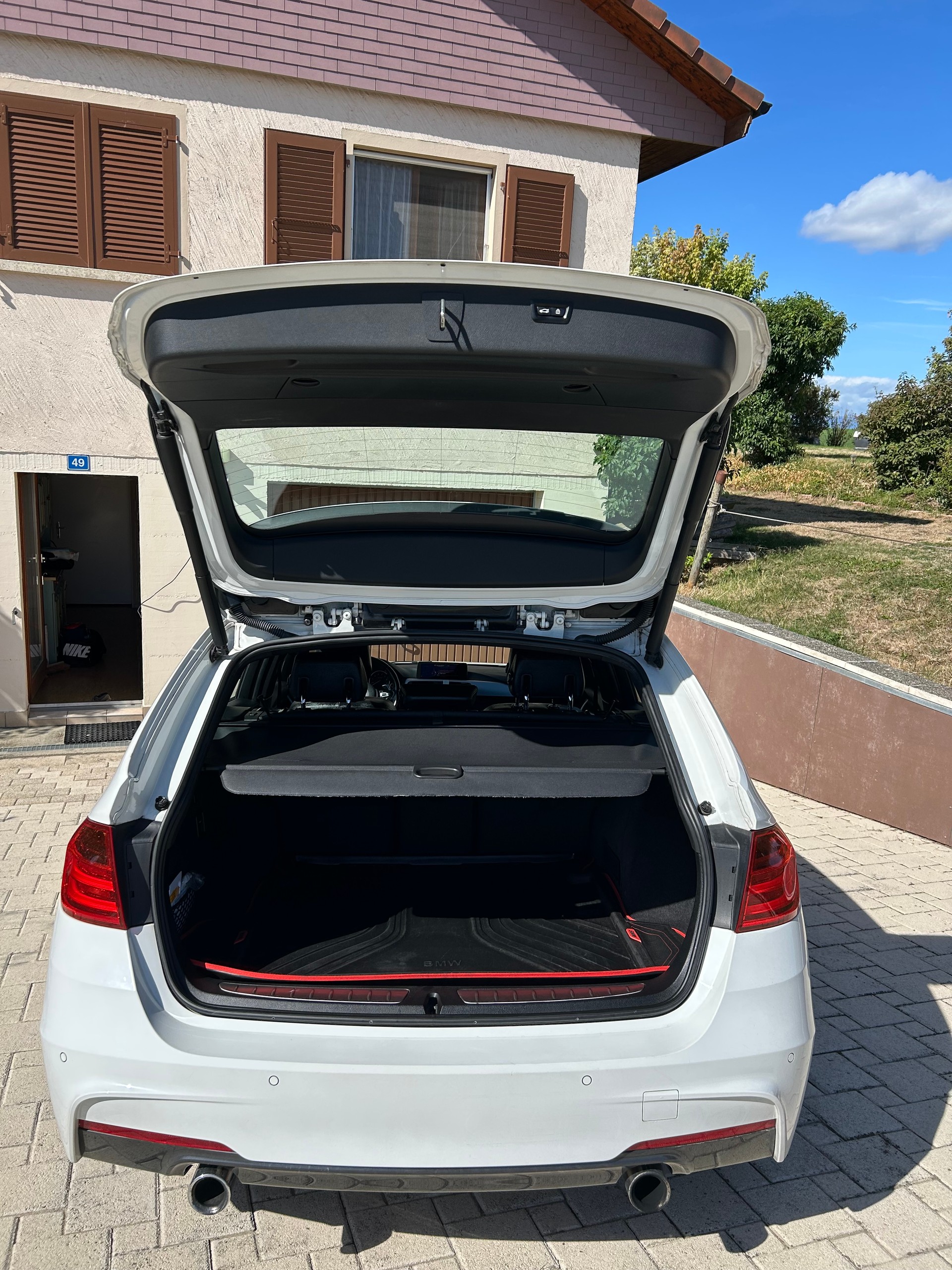 BMW 335i xDrive Touring M Sport F31 (Break)-image-4