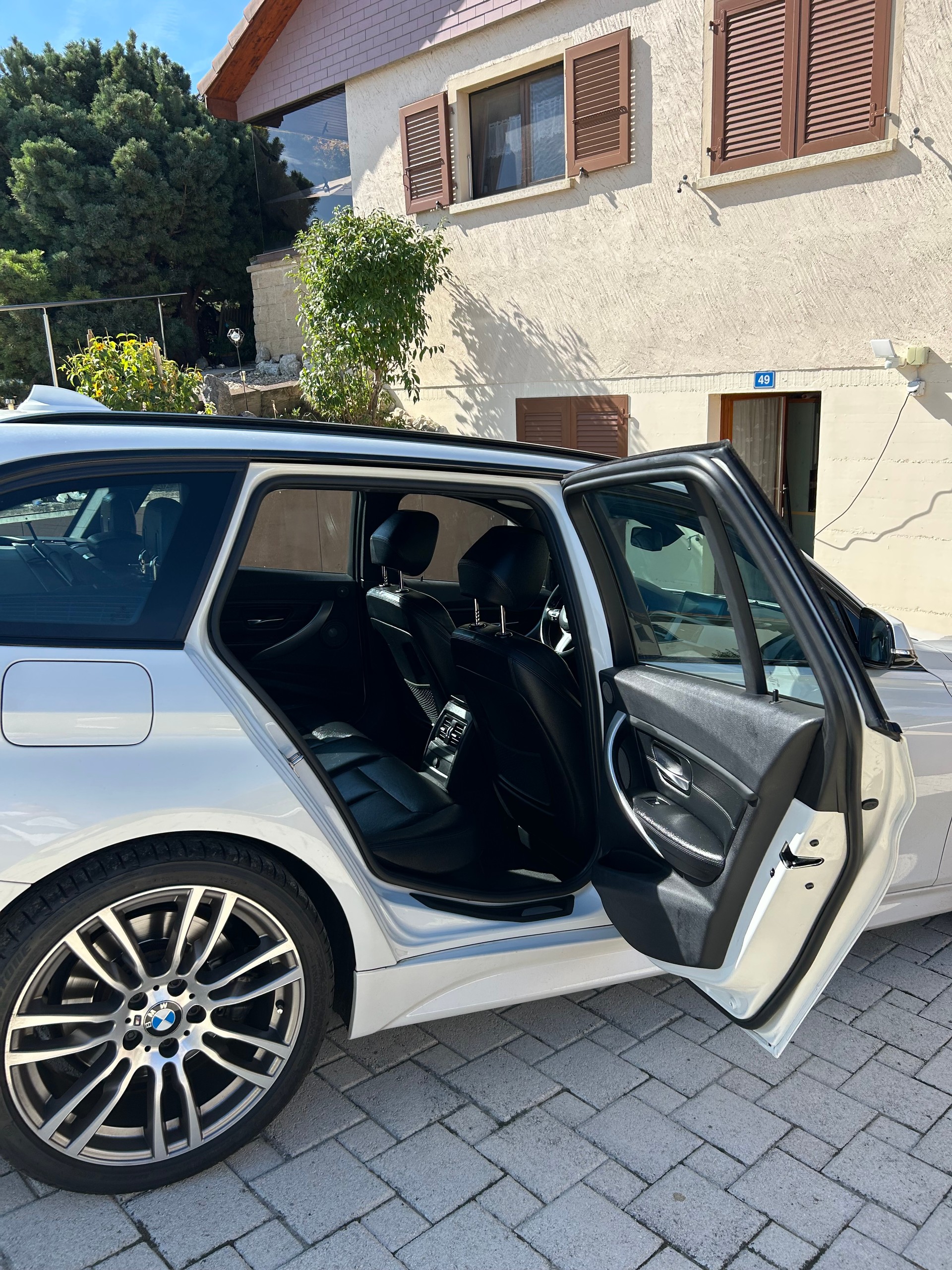 BMW 335i xDrive Touring M Sport F31 (Break)-image-3
