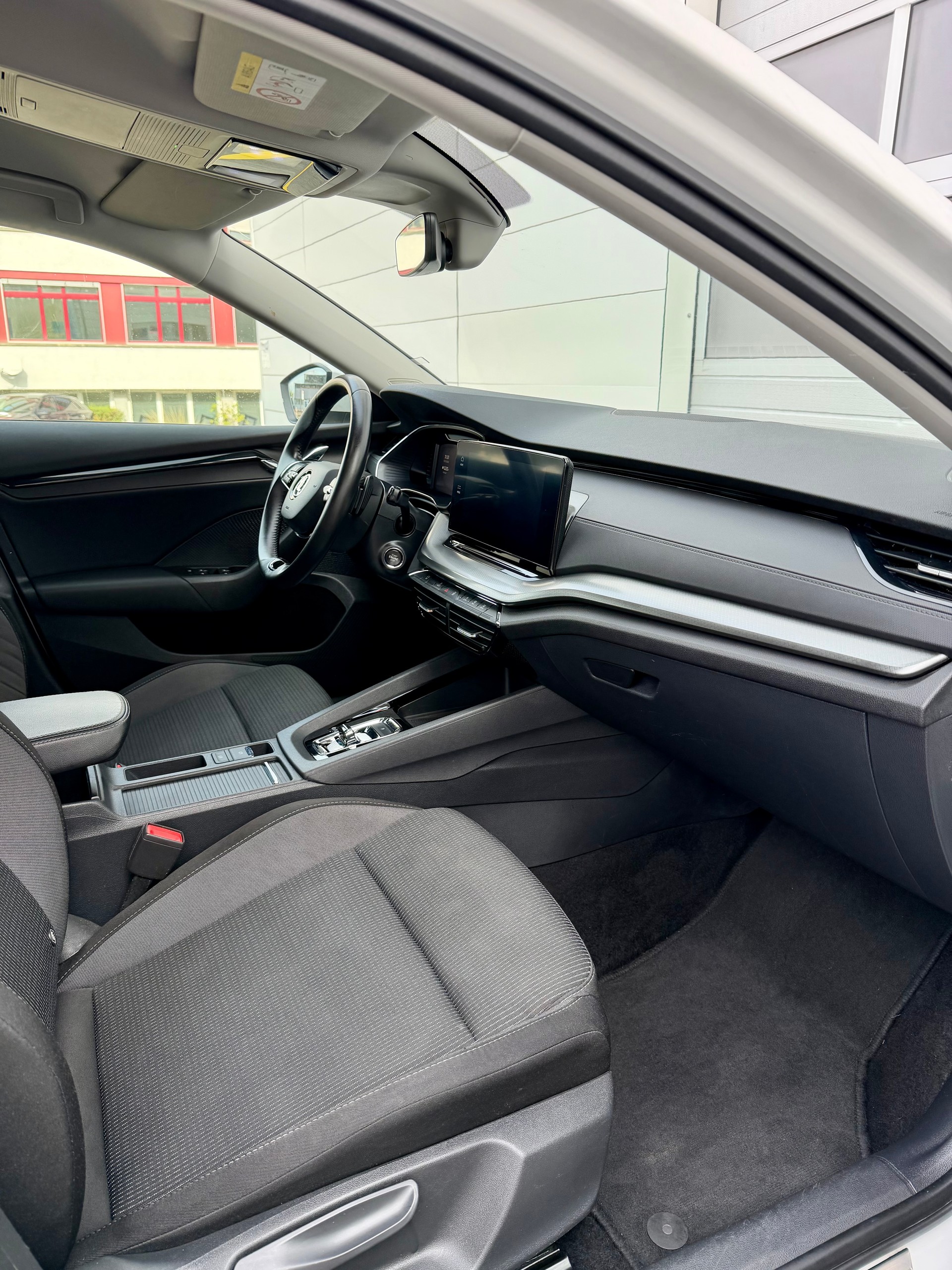 SKODA Octavia Combi 2.0 TDI DSG** CH Fahrzeug** LED Scheinwerfer** Front-& Spurhalteassistent** ACC** Frisch MFK** 12M Garantie-image-6