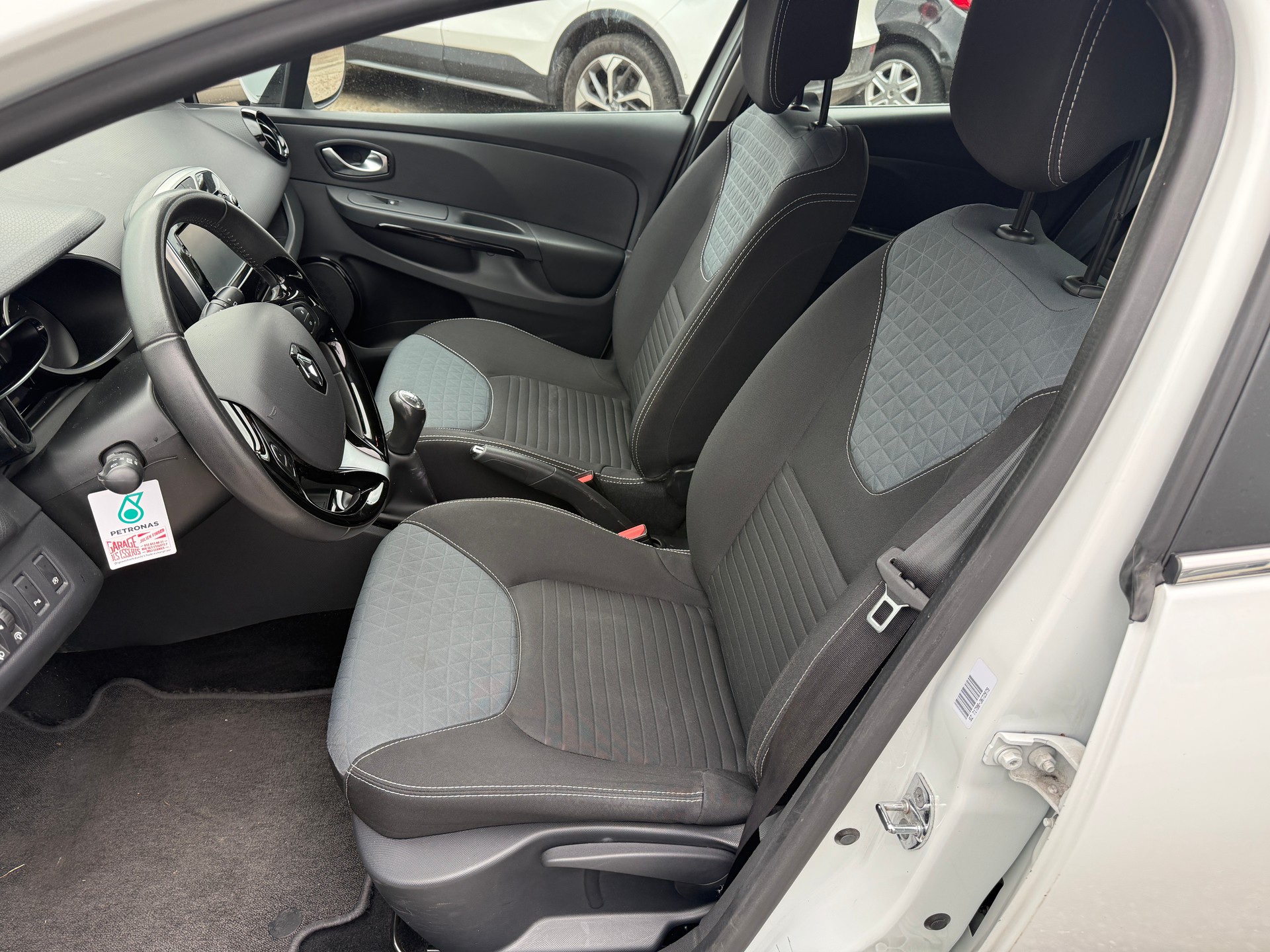 RENAULT Clio 0.9 12V Expression-image-8