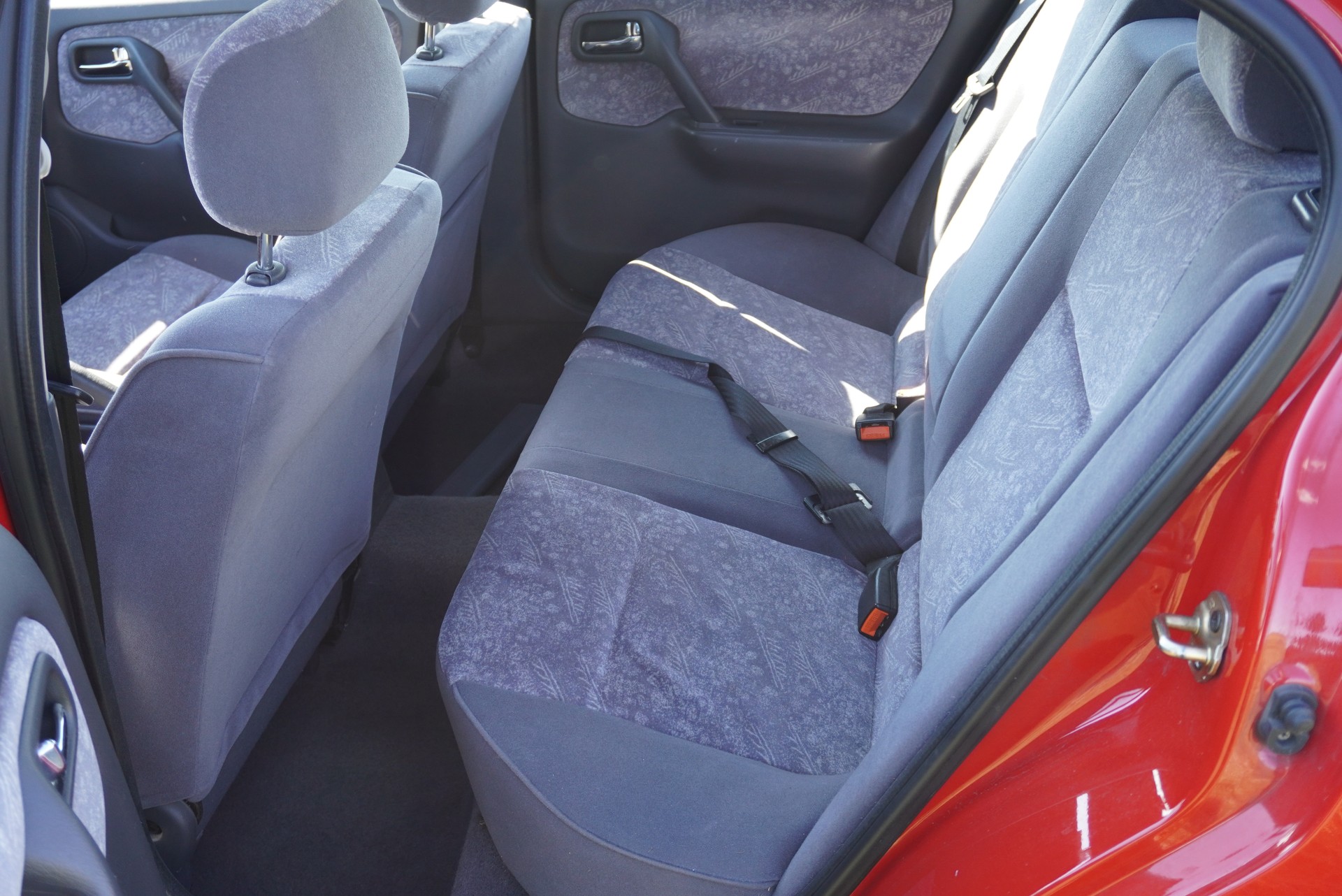 NISSAN Primera 2.0 SE-image-8