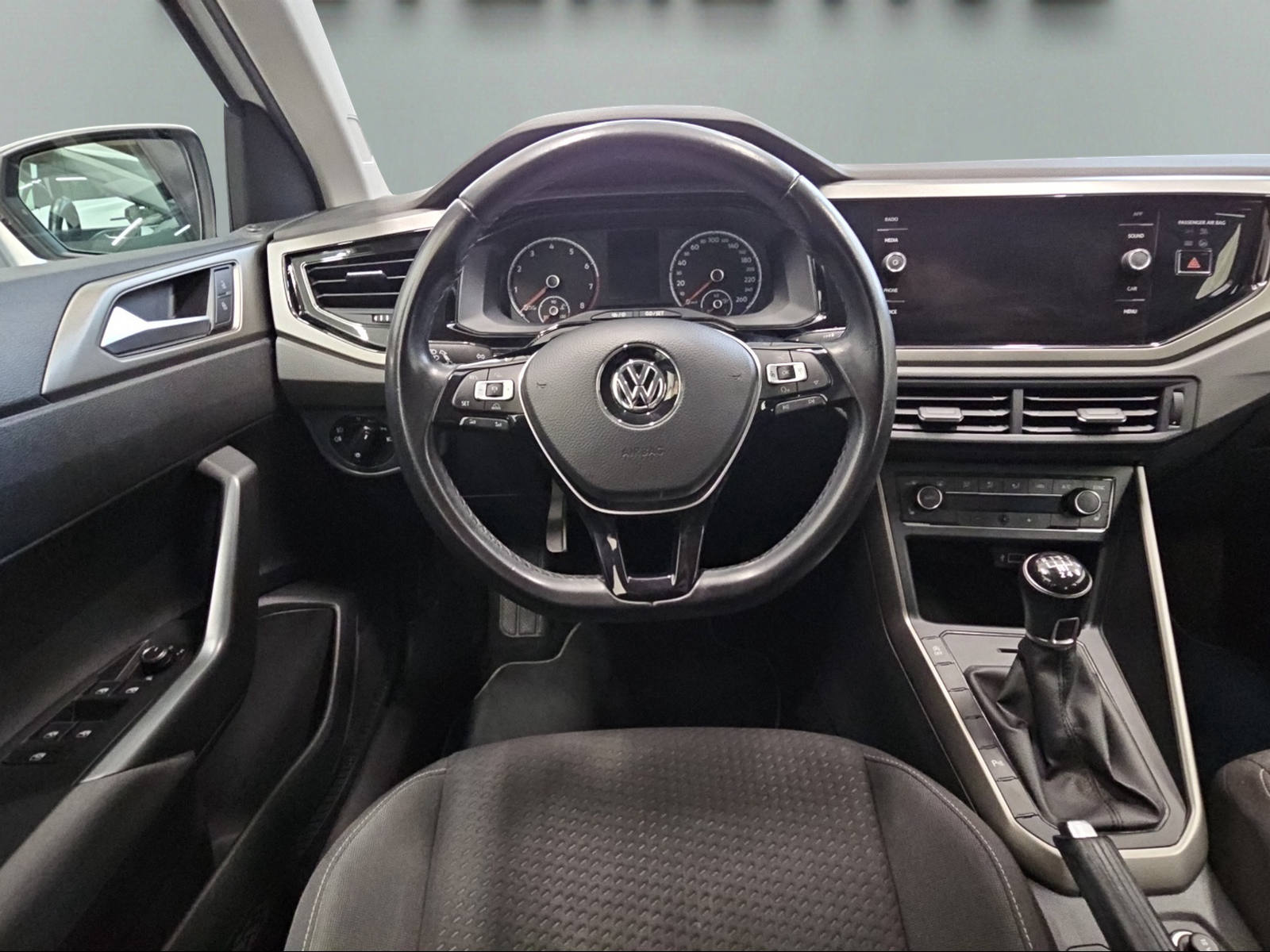 VW Polo 1.0 TSI BMT Comfortline-image-10