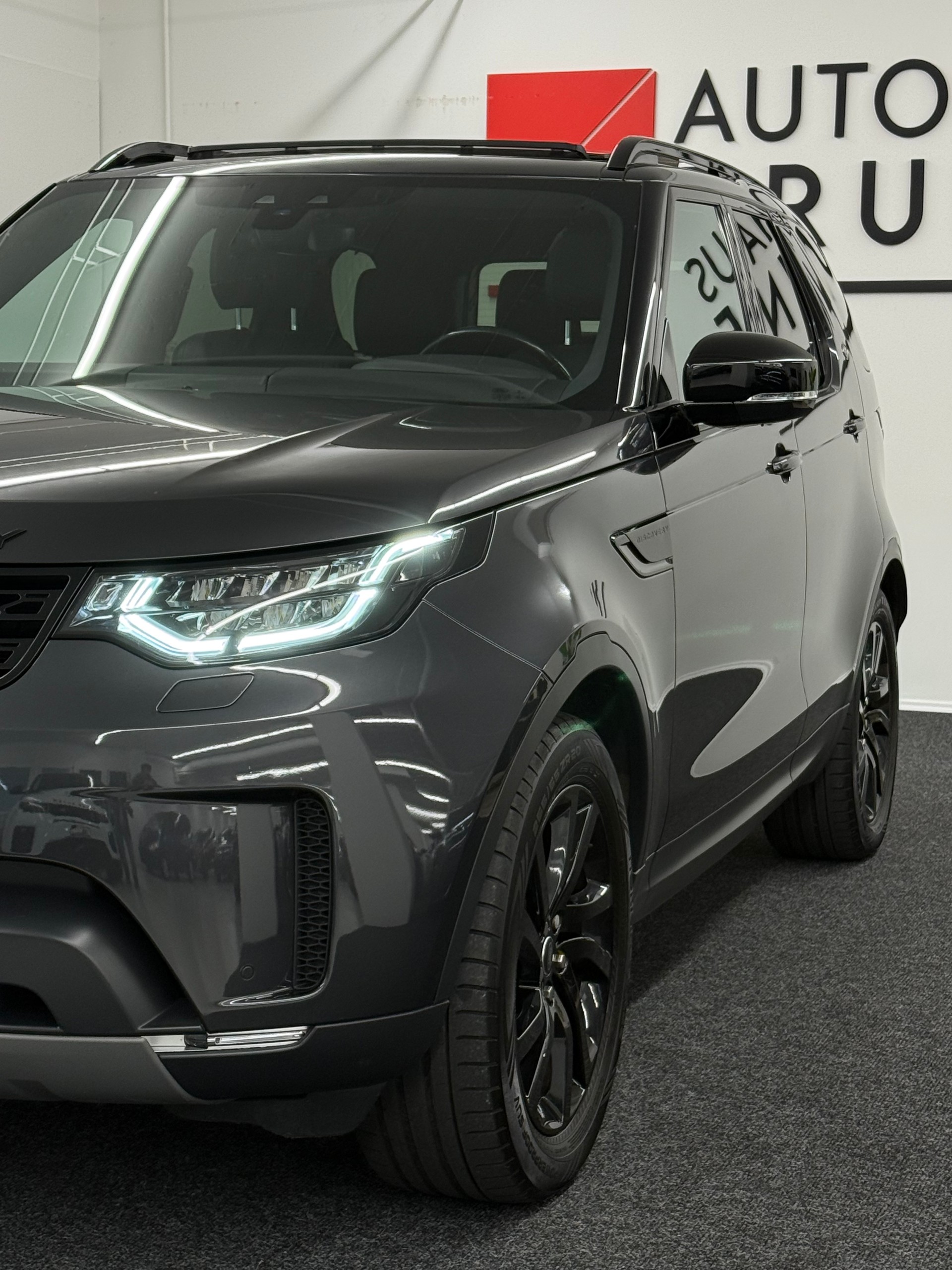 LAND ROVER Discovery 3.0 TD6 HSE Automatic 7-Plätzer-image-10