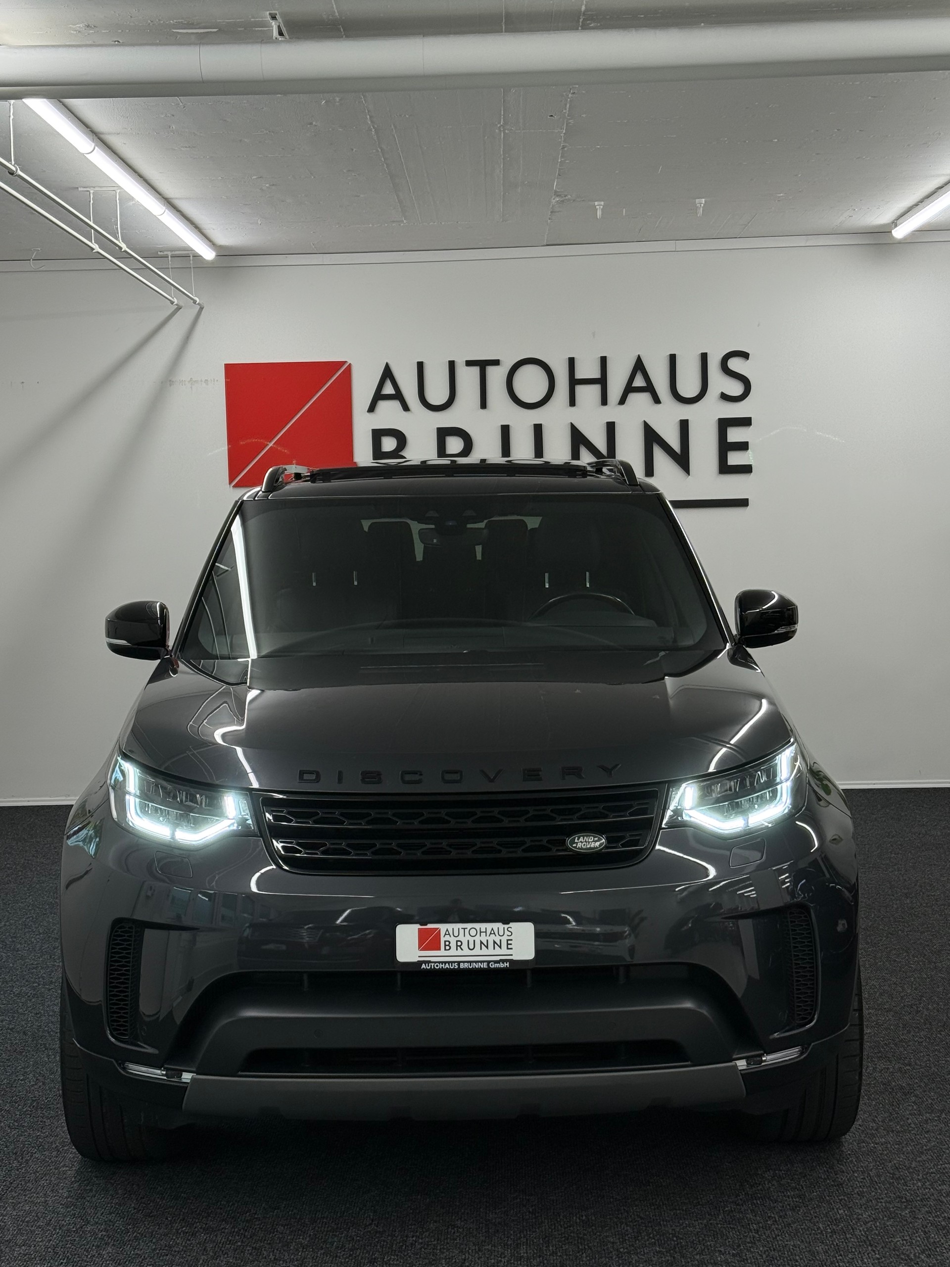 LAND ROVER Discovery 3.0 TD6 HSE Automatic 7-Plätzer-image-1