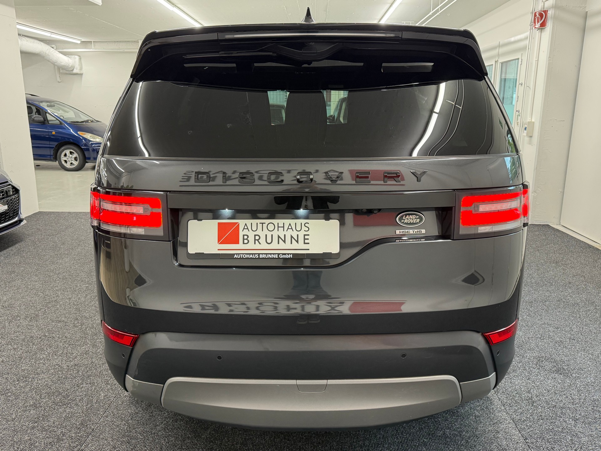 LAND ROVER Discovery 3.0 TD6 HSE Automatic 7-Plätzer-image-5