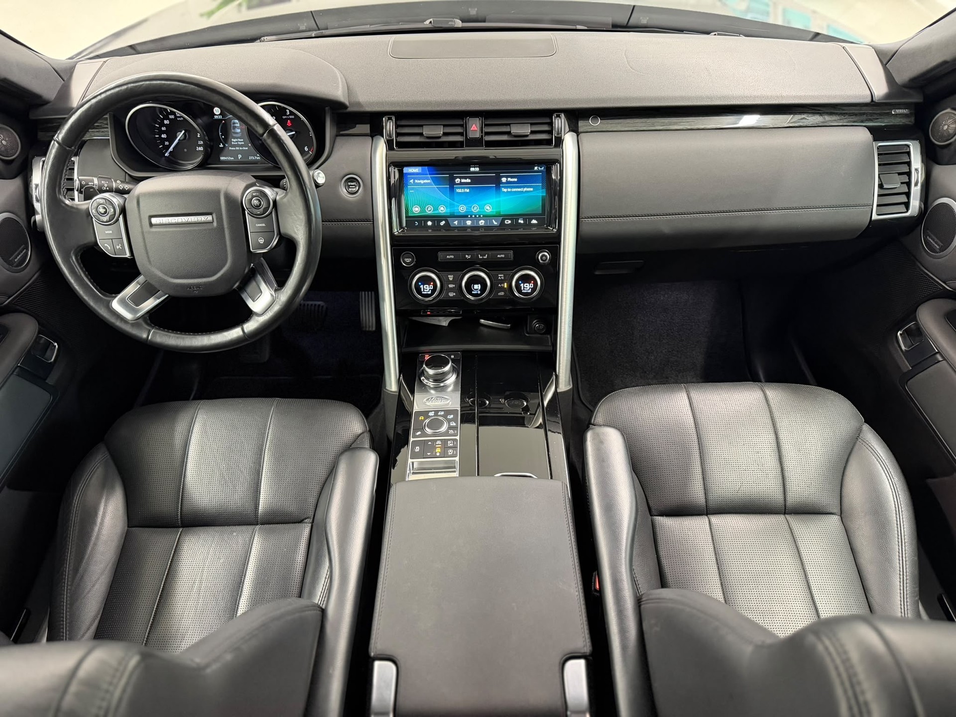 LAND ROVER Discovery 3.0 TD6 HSE Automatic 7-Plätzer-image-19