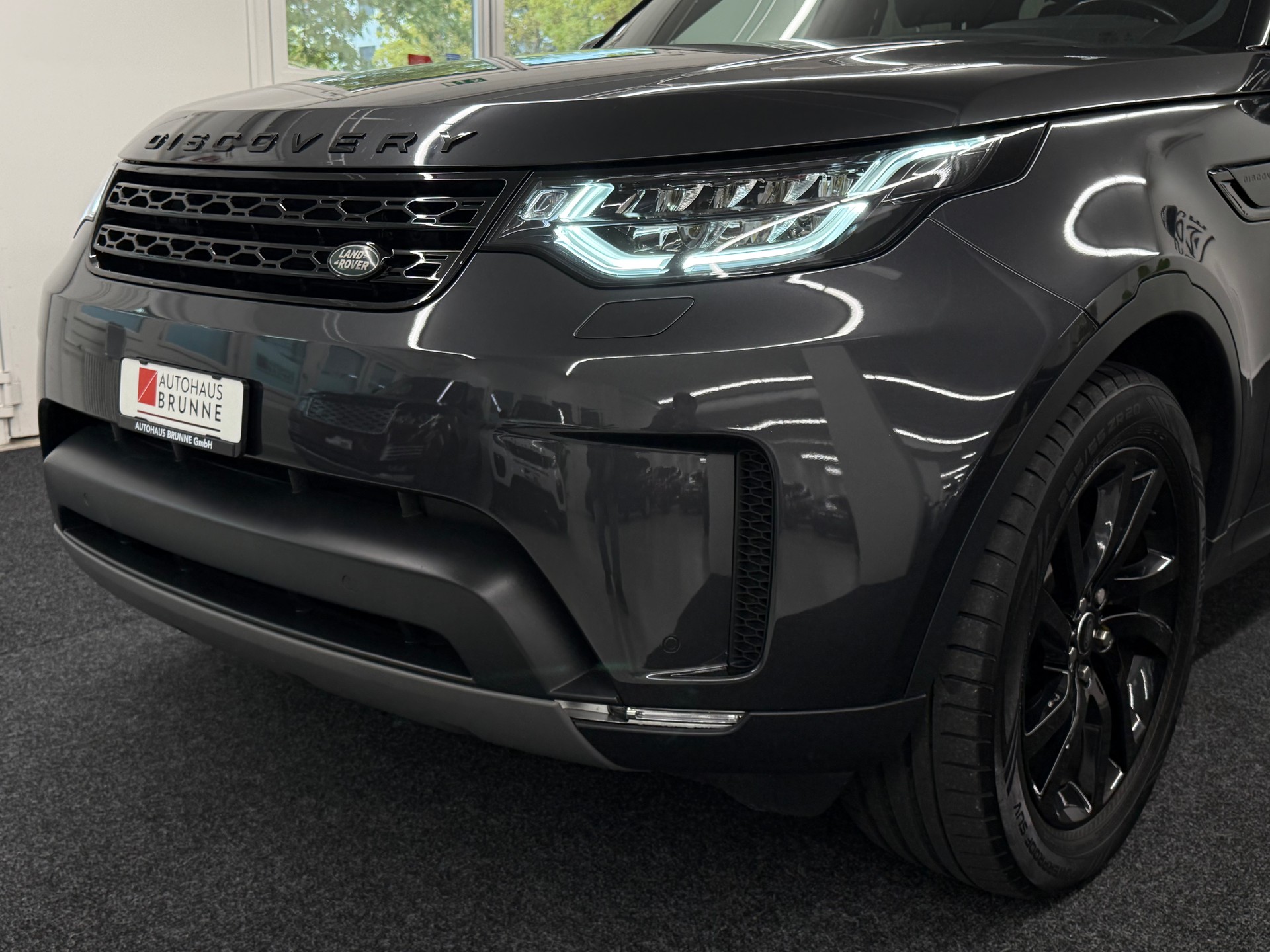 LAND ROVER Discovery 3.0 TD6 HSE Automatic 7-Plätzer-image-13