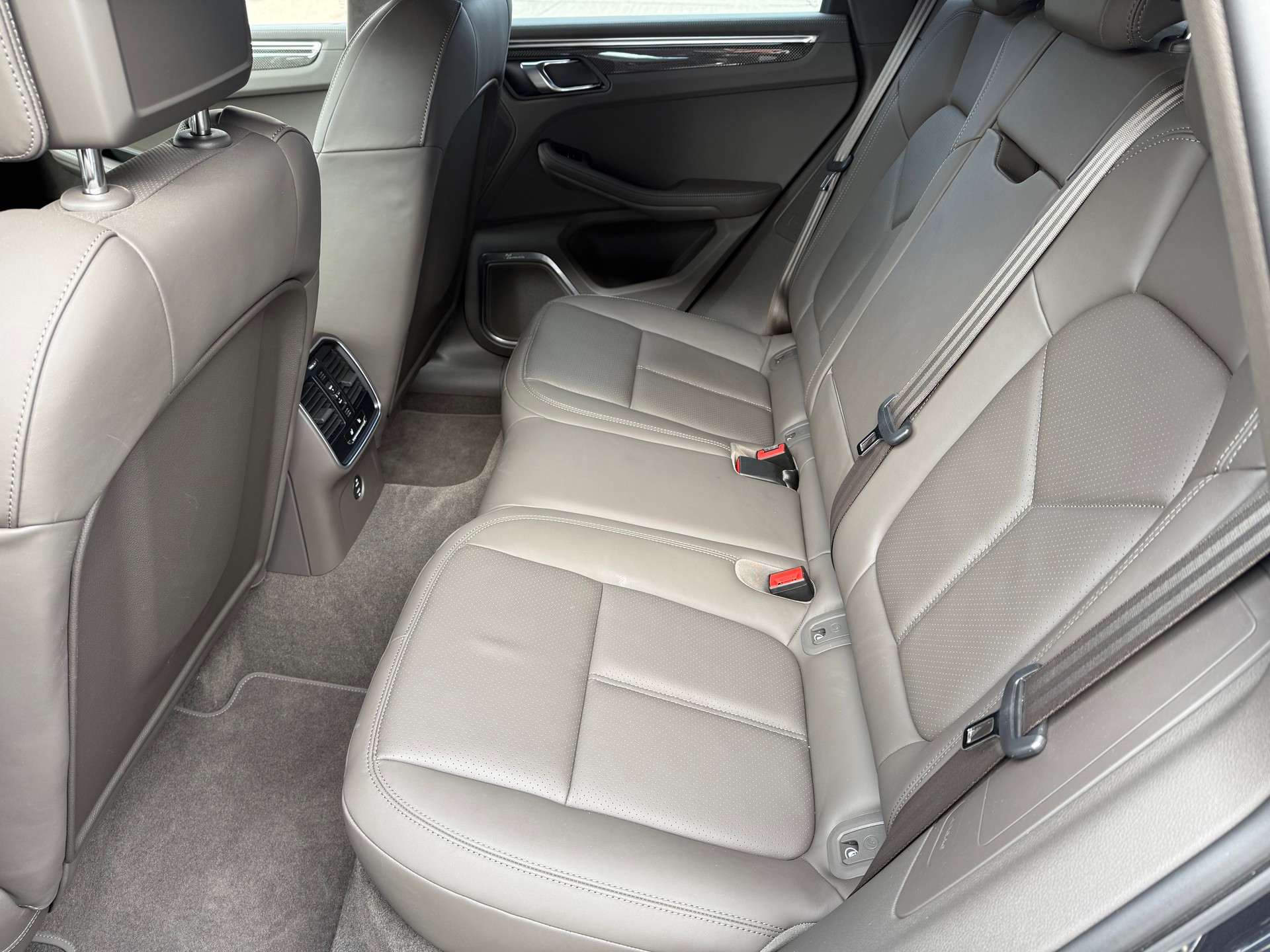 PORSCHE Macan S PDK-image-9