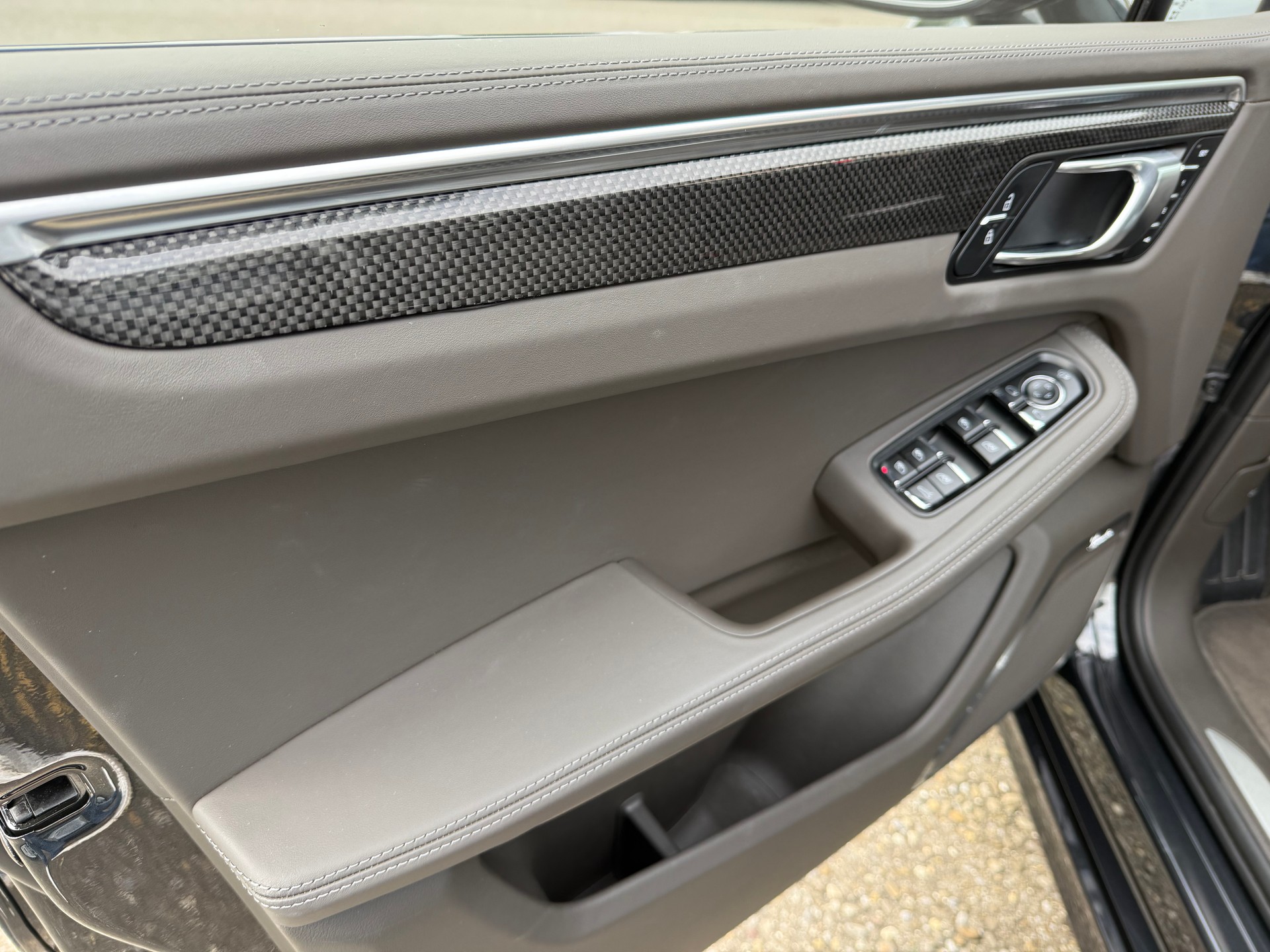 PORSCHE Macan S PDK-image-12