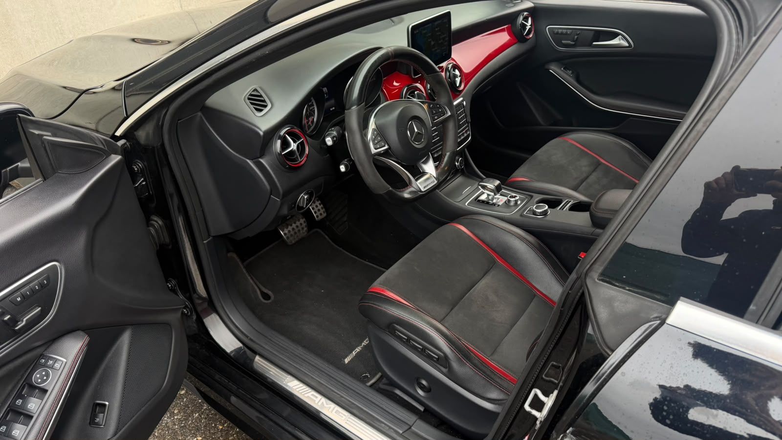 MERCEDES-BENZ CLA 45 AMG 4Matic Speedshift-image-9