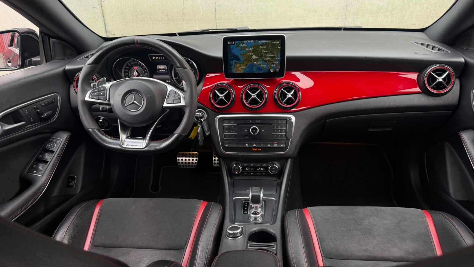 MERCEDES-BENZ CLA 45 AMG 4Matic Speedshift-image-8