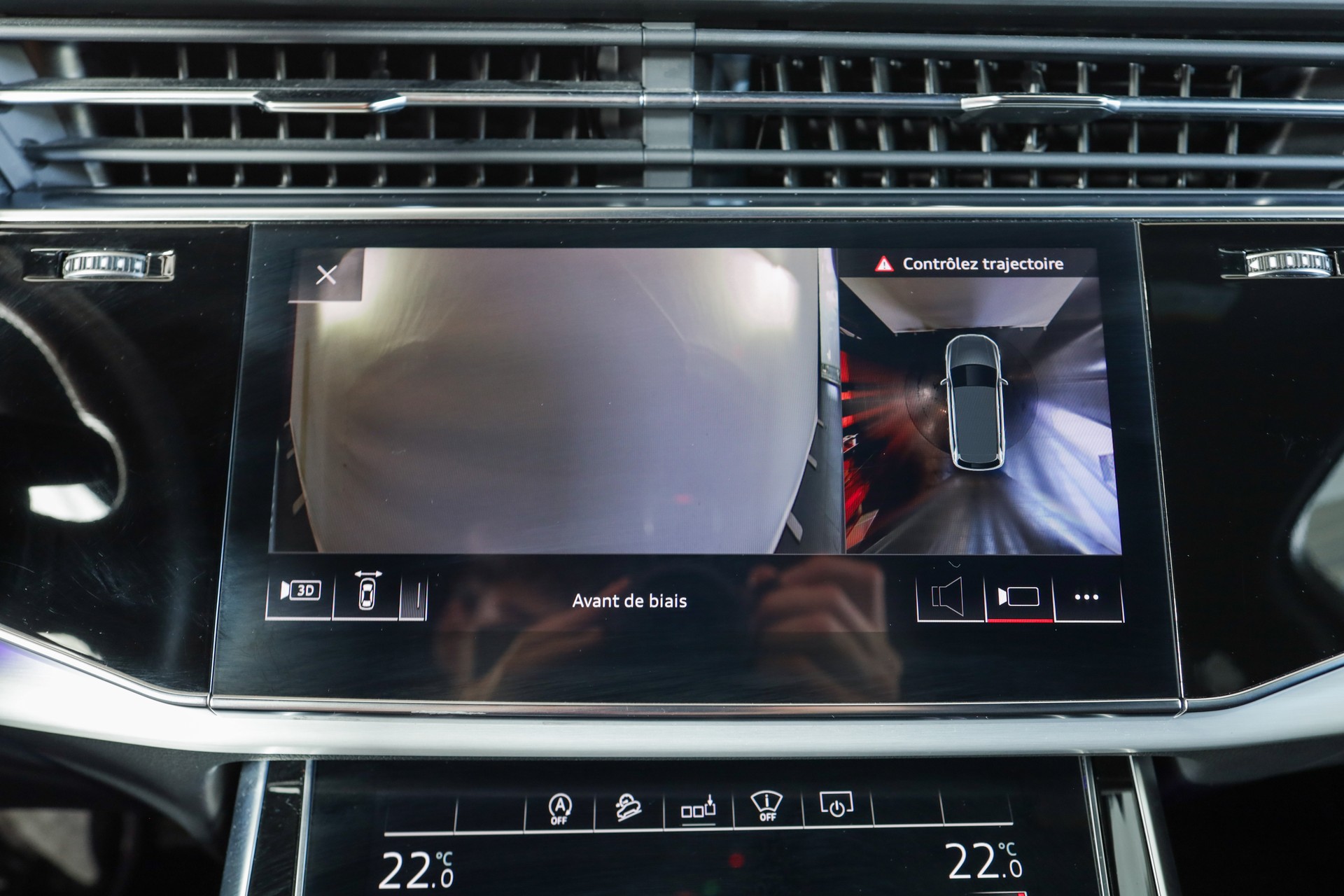 AUDI Q7 50 TDI quattro tiptronic • 7 places • S line • Matrix LED-image-14