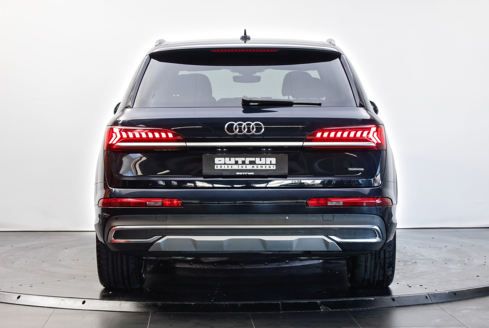 AUDI Q7 50 TDI quattro tiptronic • 7 places • S line • Matrix LED-image-2