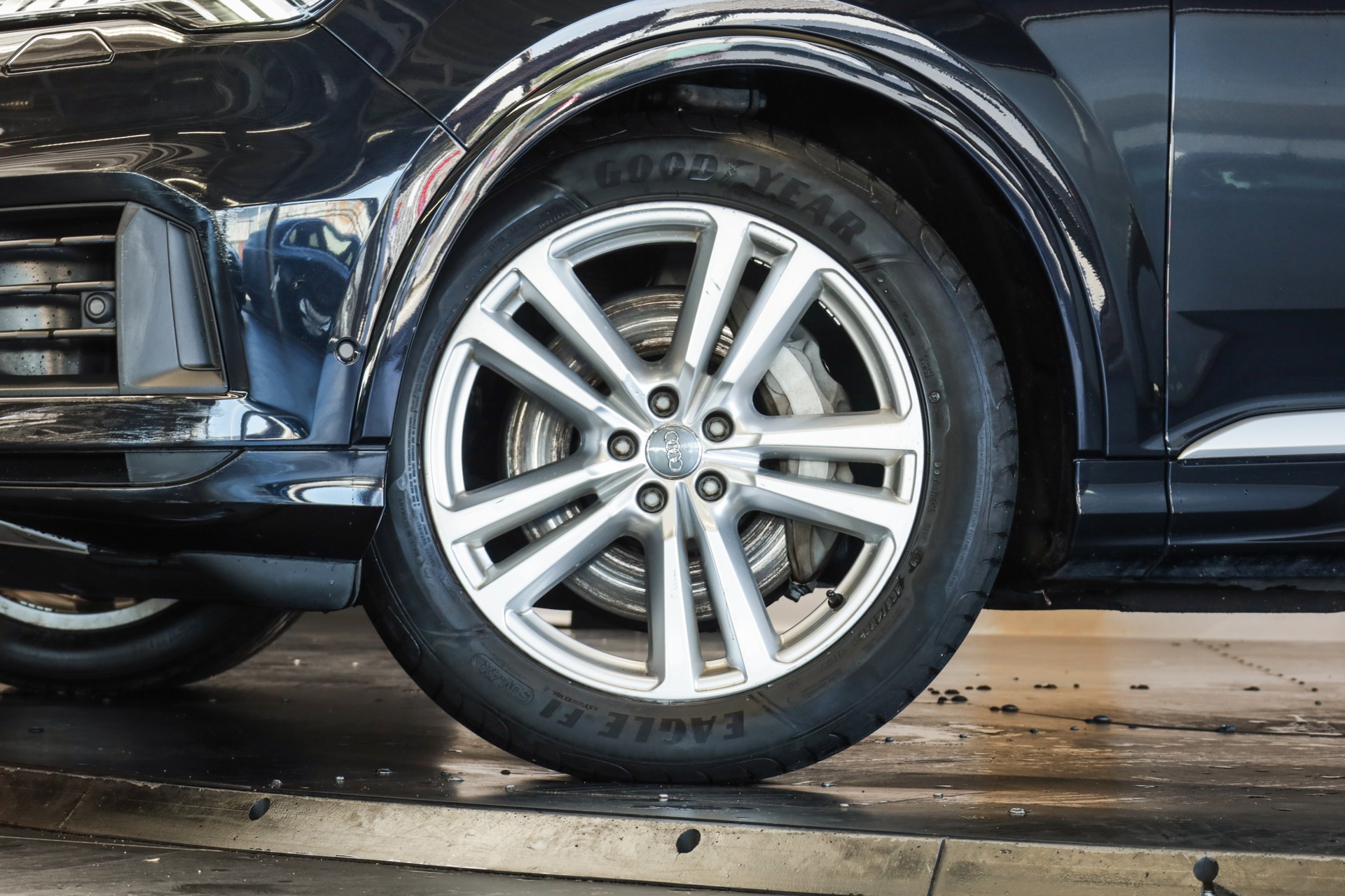 AUDI Q7 50 TDI quattro tiptronic • 7 places • S line • Matrix LED-image-26