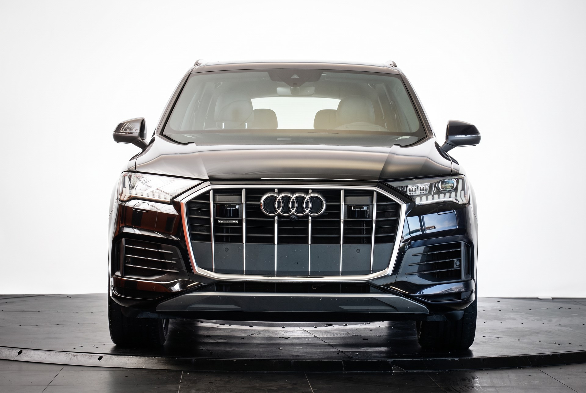 AUDI Q7 50 TDI quattro tiptronic • 7 places • S line • Matrix LED-image-1
