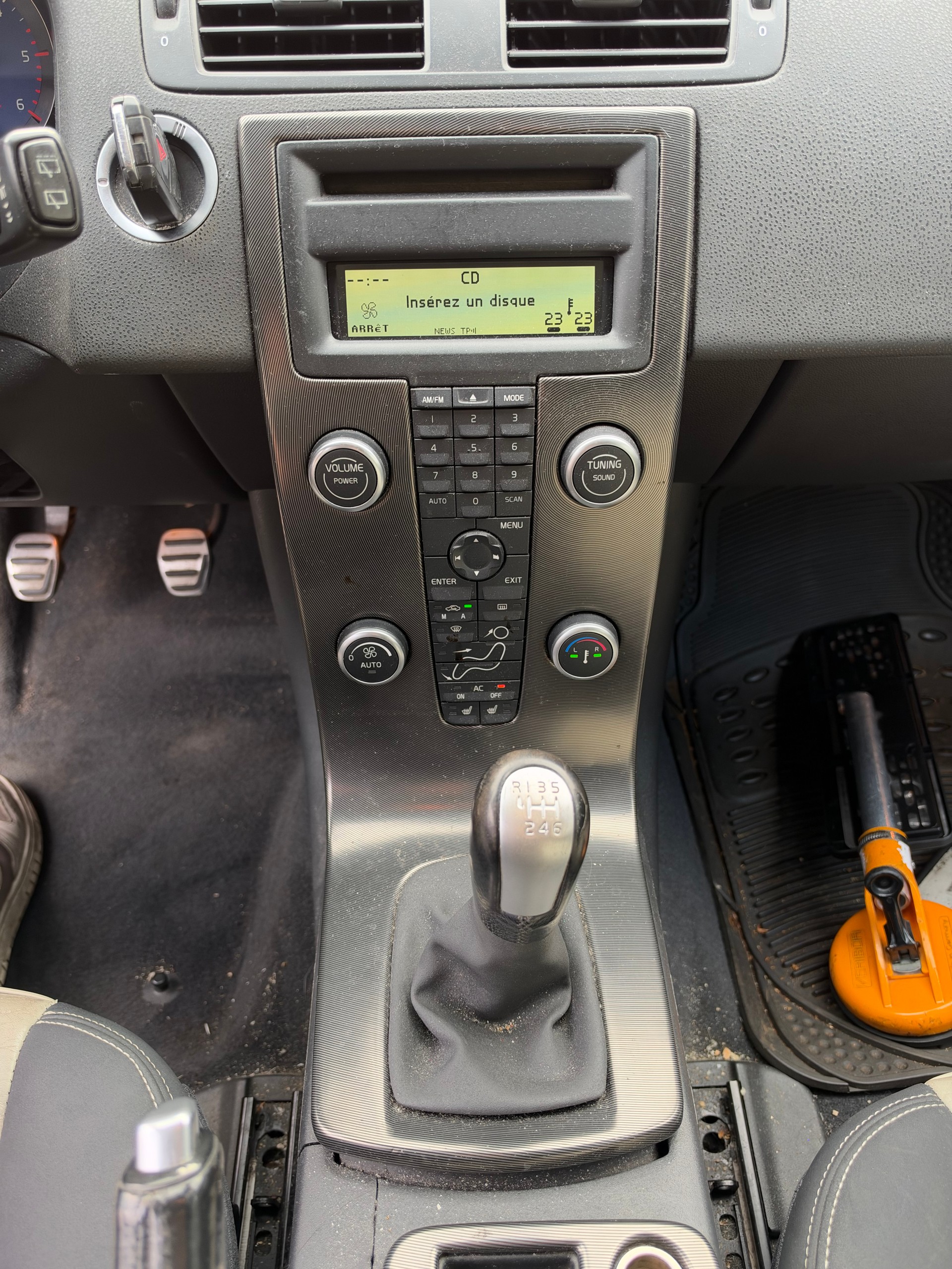 VOLVO C30 2.0D-image-11