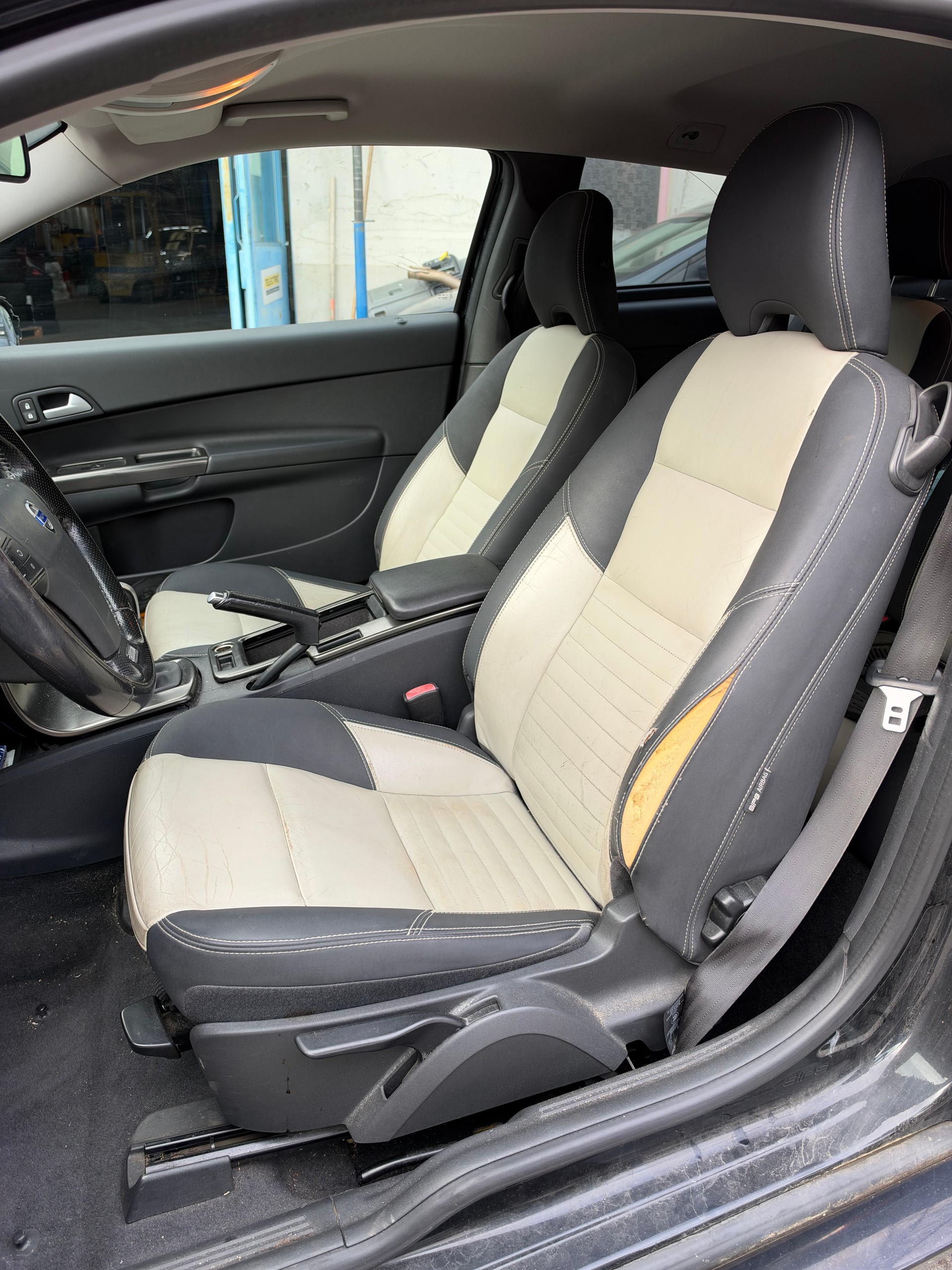 VOLVO C30 2.0D-image-12
