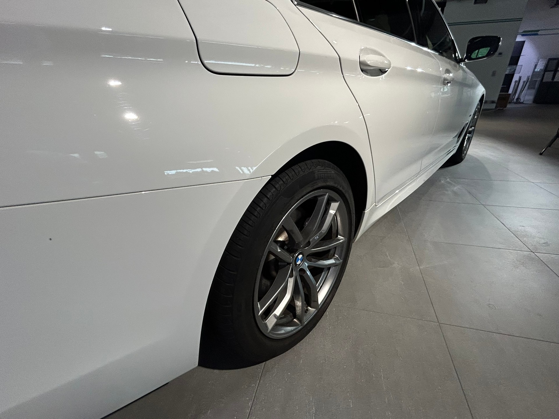 BMW 530e xDrive Pure M Sport Edition Steptronic-image-19