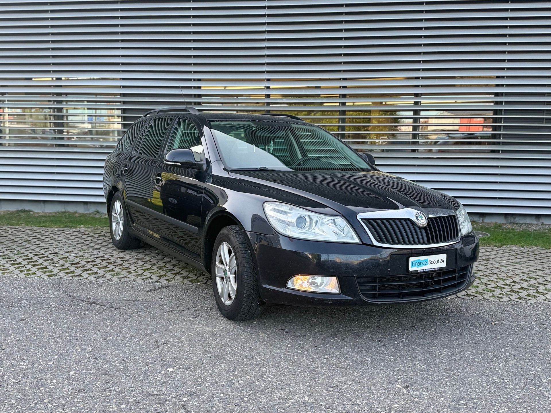 SKODA Octavia Combi 1.6 TDI Greenline-image-1