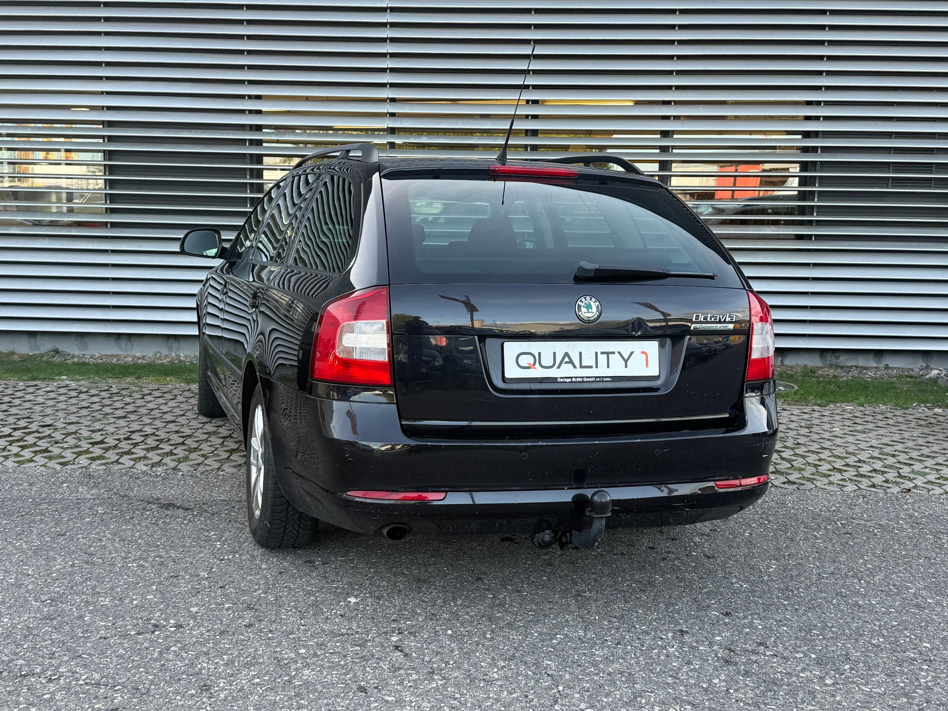 SKODA Octavia Combi 1.6 TDI Greenline-image-7