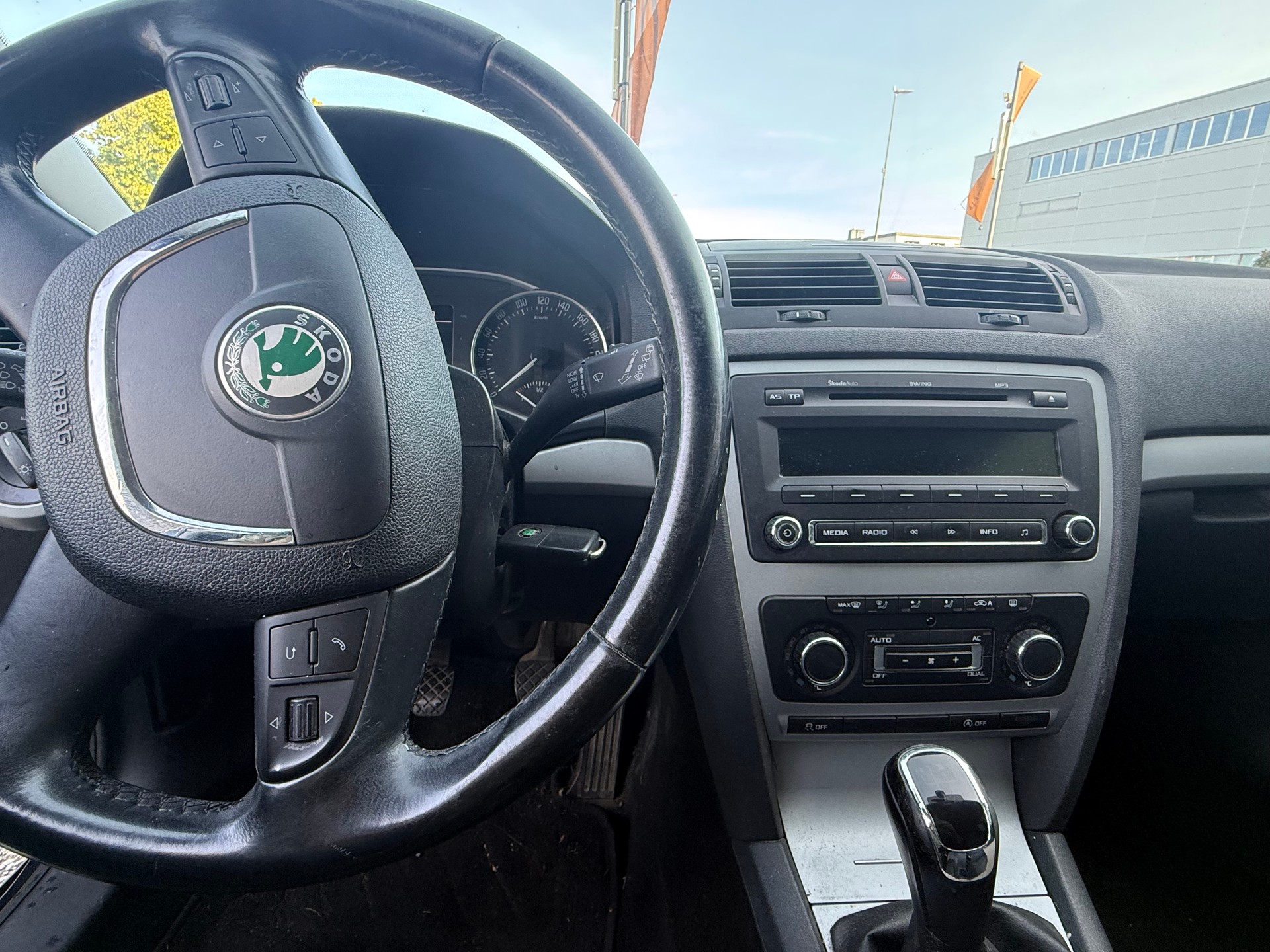 SKODA Octavia Combi 1.6 TDI Greenline-image-3