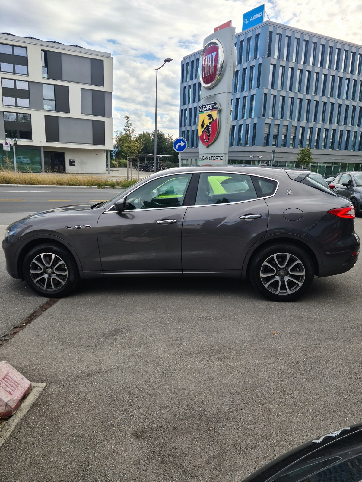 MASERATI Levante S 3.0 V6 Automatica-image-2