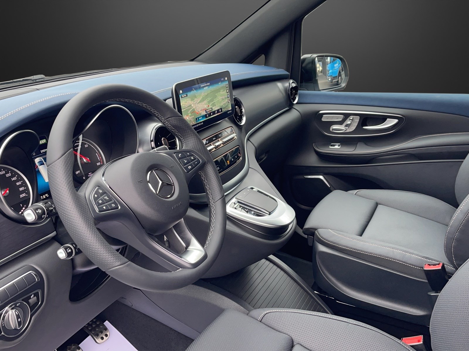 MERCEDES-BENZ EQV 300 lang-image-8