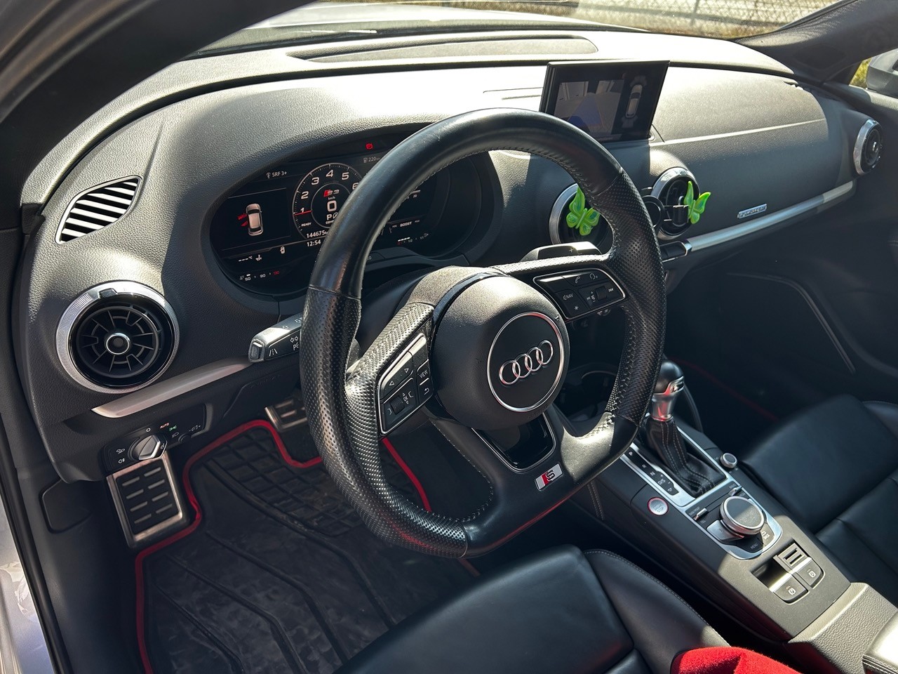AUDI S3 Sportback 2.0 TFSI quattro S-tronic-image-3