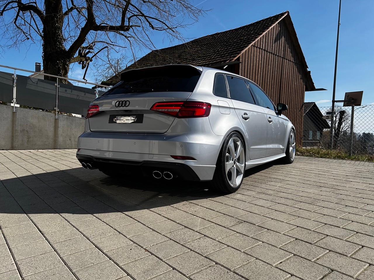 AUDI S3 Sportback 2.0 TFSI quattro S-tronic-image-2