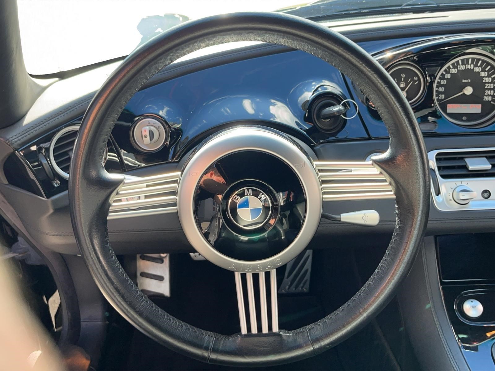 BMW Z8 5.0 V8 Roadster-image-10