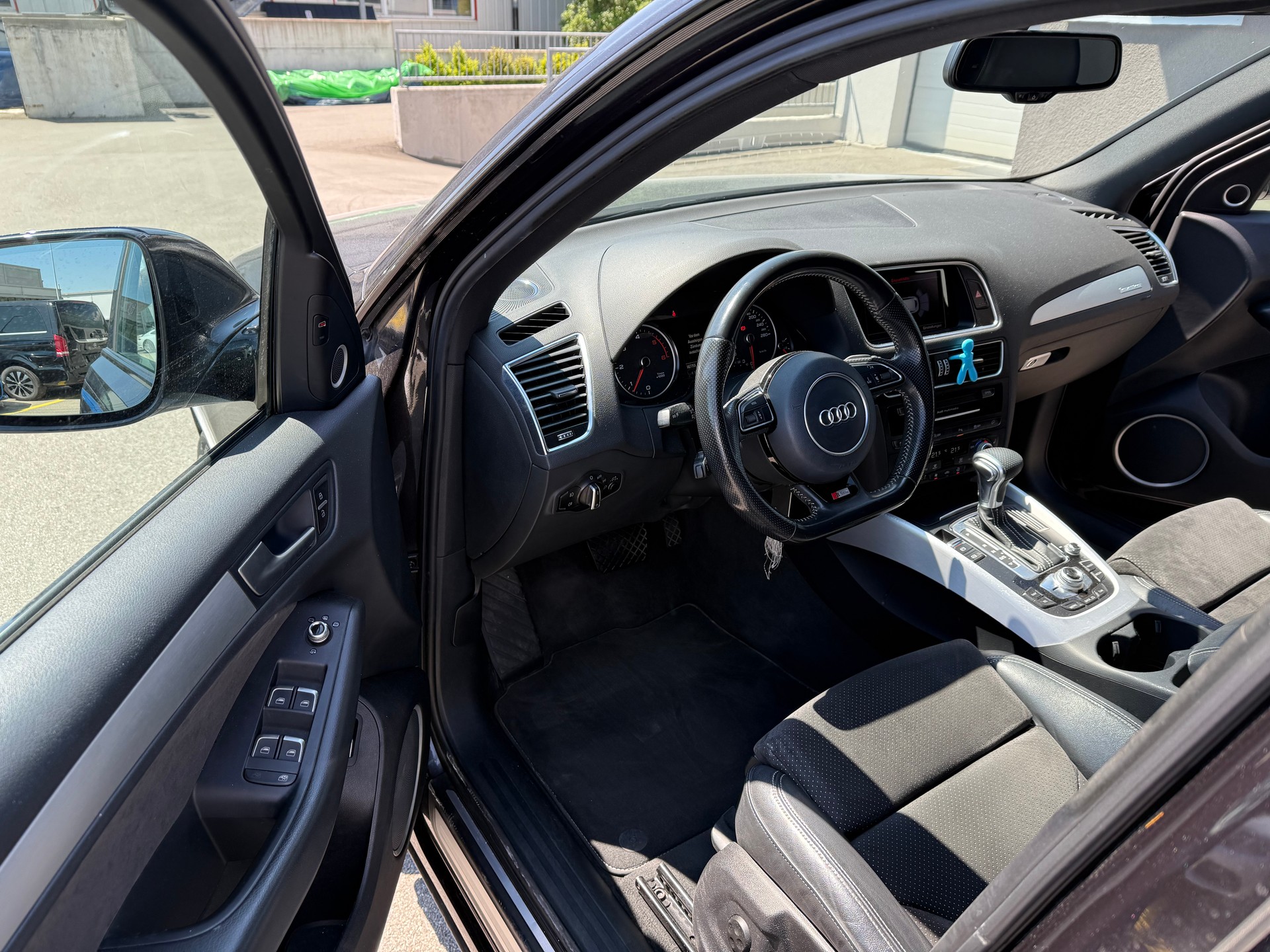 AUDI Q5 2.0 TDI quattro S-tronic-image-6