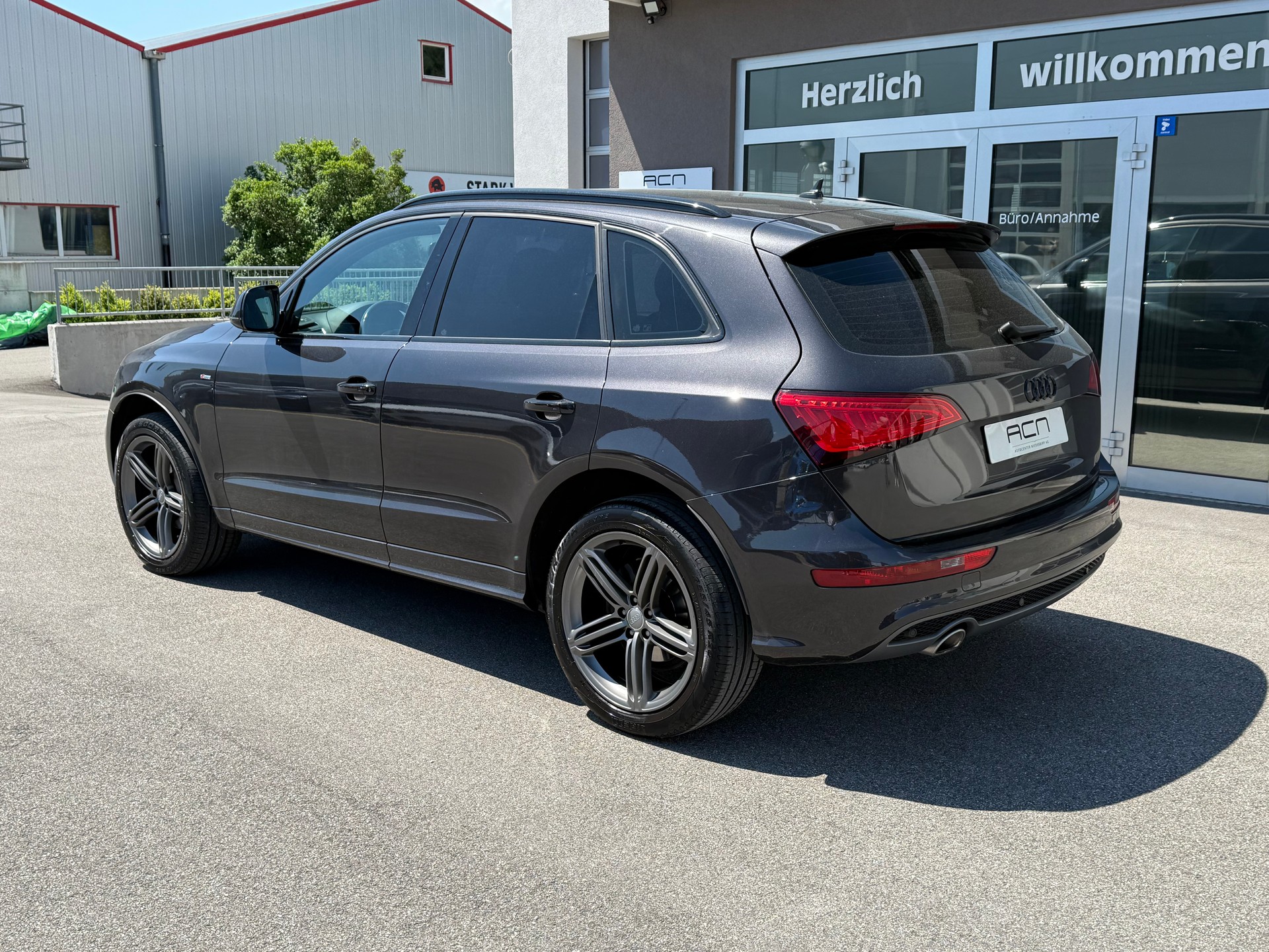 AUDI Q5 2.0 TDI quattro S-tronic-image-4