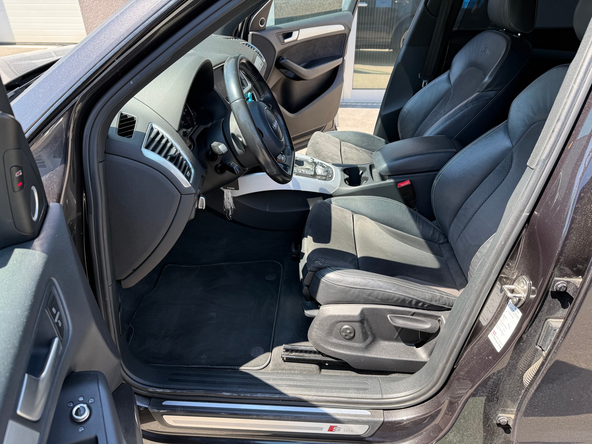 AUDI Q5 2.0 TDI quattro S-tronic-image-7