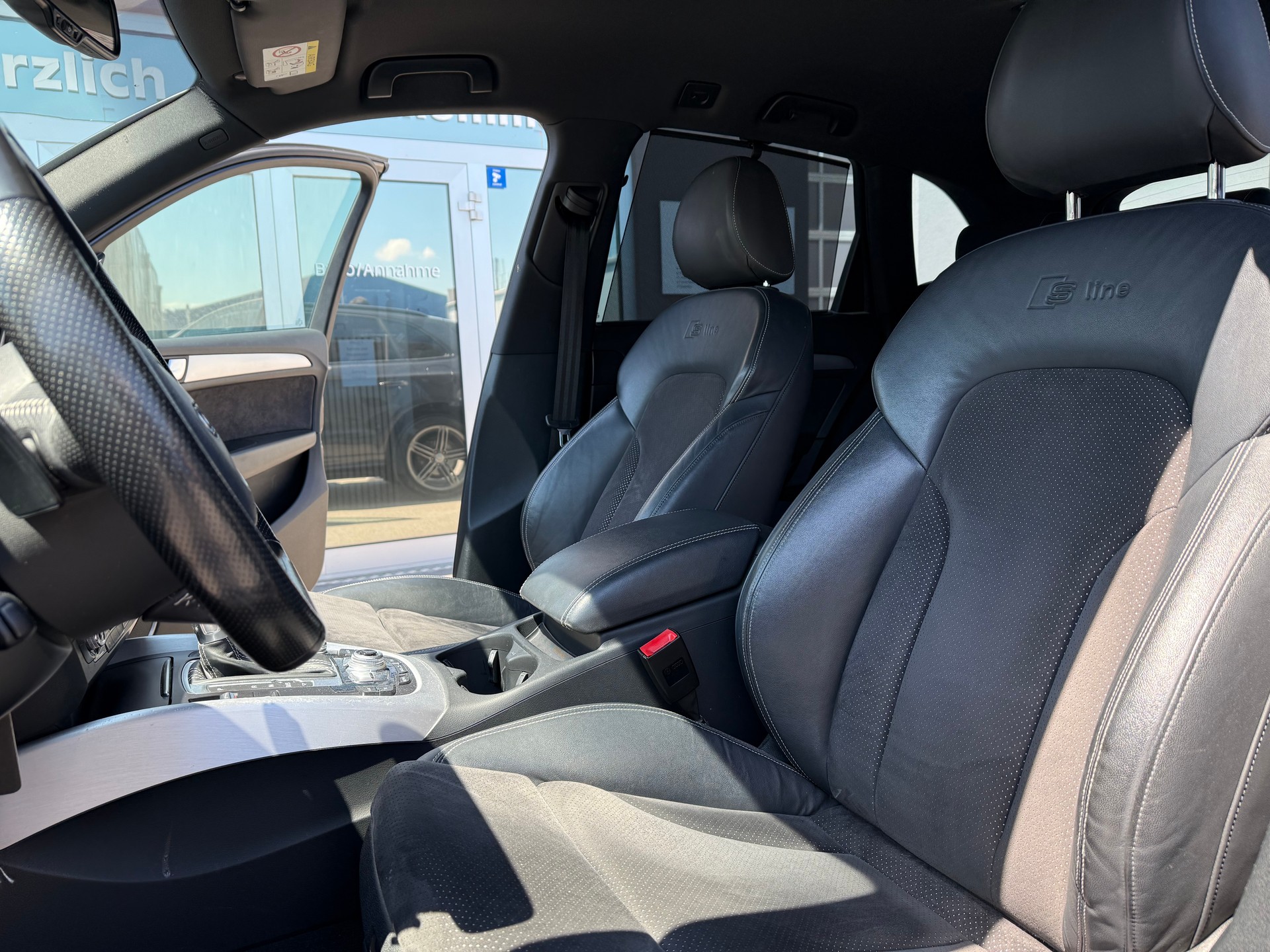 AUDI Q5 2.0 TDI quattro S-tronic-image-8