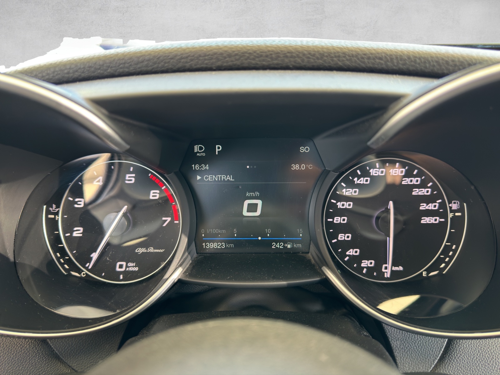 ALFA ROMEO Giulia 2.0 Super Automatic-image-18