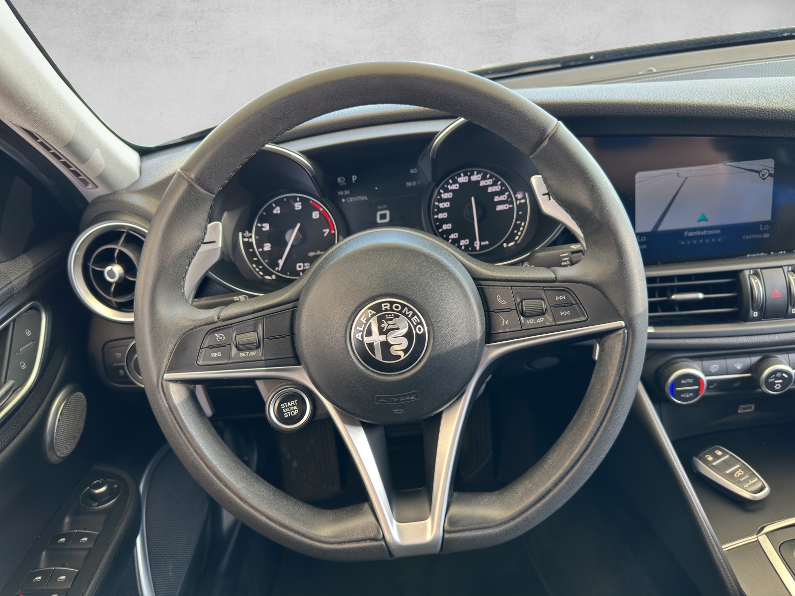 ALFA ROMEO Giulia 2.0 Super Automatic-image-17