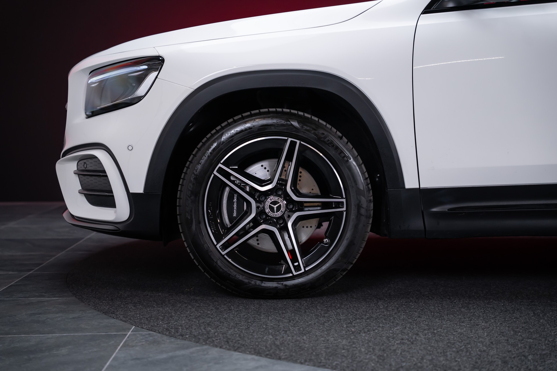 MERCEDES-BENZ GLB 250 AMG Line 4matic / Facelift / Rückfahrkamera / Ambientebeleuchtung-image-41