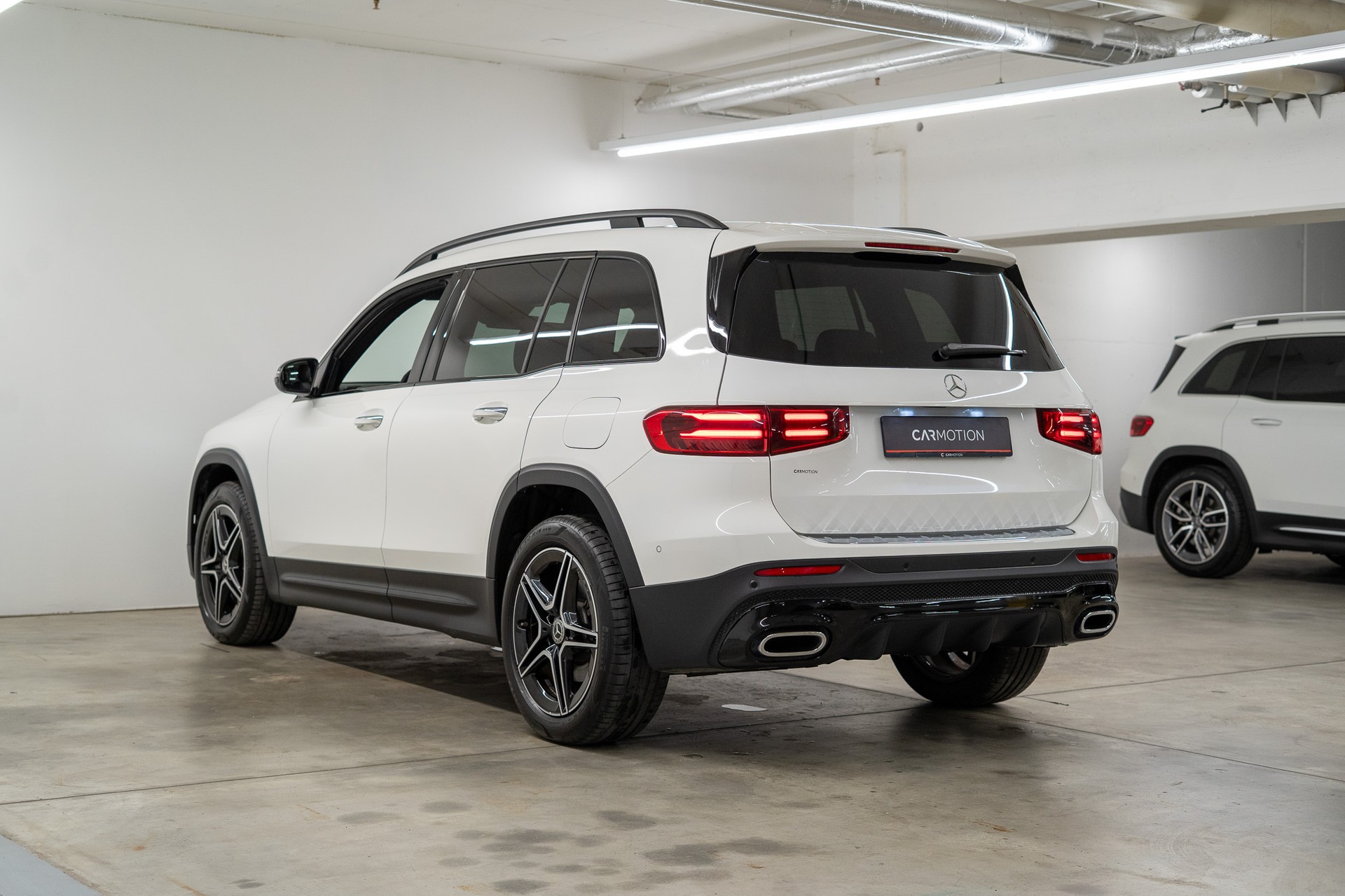 MERCEDES-BENZ GLB 250 AMG Line 4matic / Facelift / Rückfahrkamera / Ambientebeleuchtung-image-3