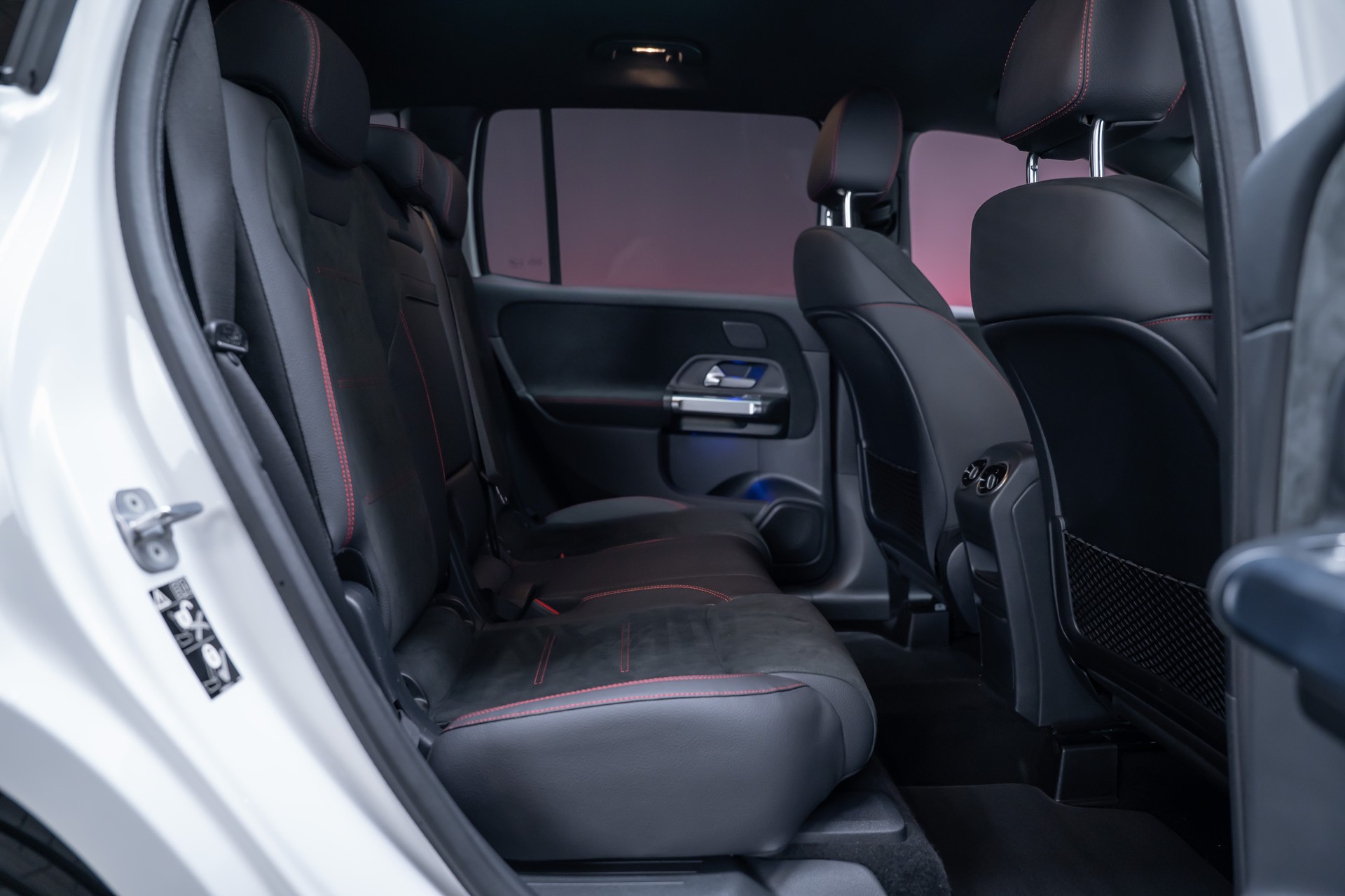 MERCEDES-BENZ GLB 250 AMG Line 4matic / Facelift / Rückfahrkamera / Ambientebeleuchtung-image-21