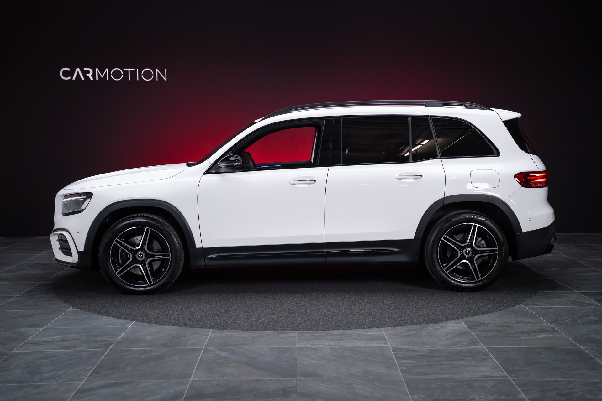 MERCEDES-BENZ GLB 250 AMG Line 4matic / Facelift / Rückfahrkamera / Ambientebeleuchtung-image-11